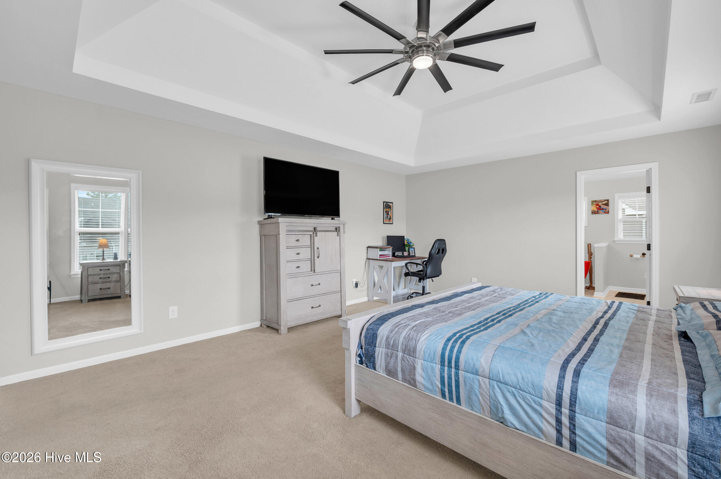 100550798 | Photo 28