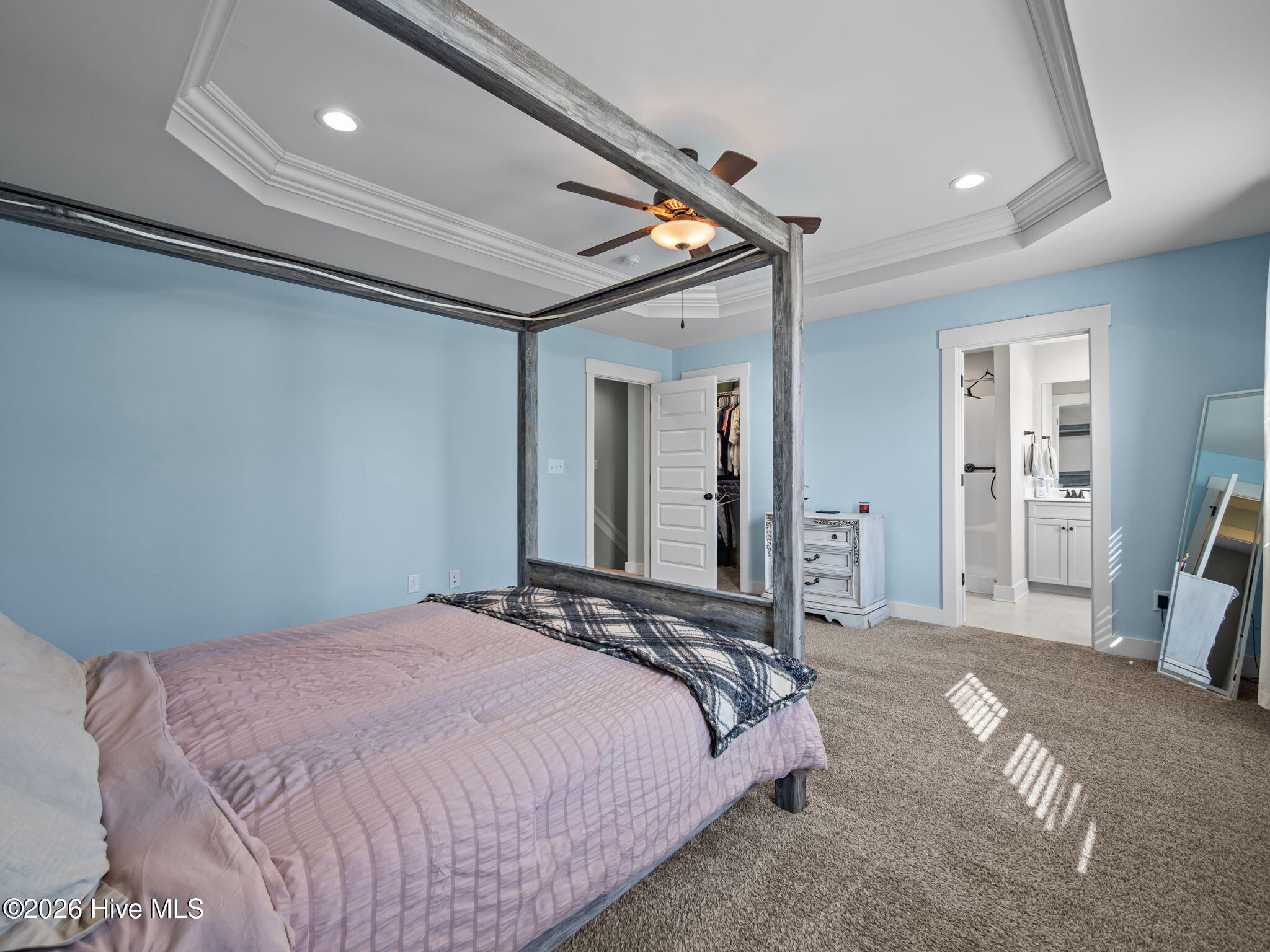 100553729 | Photo 23