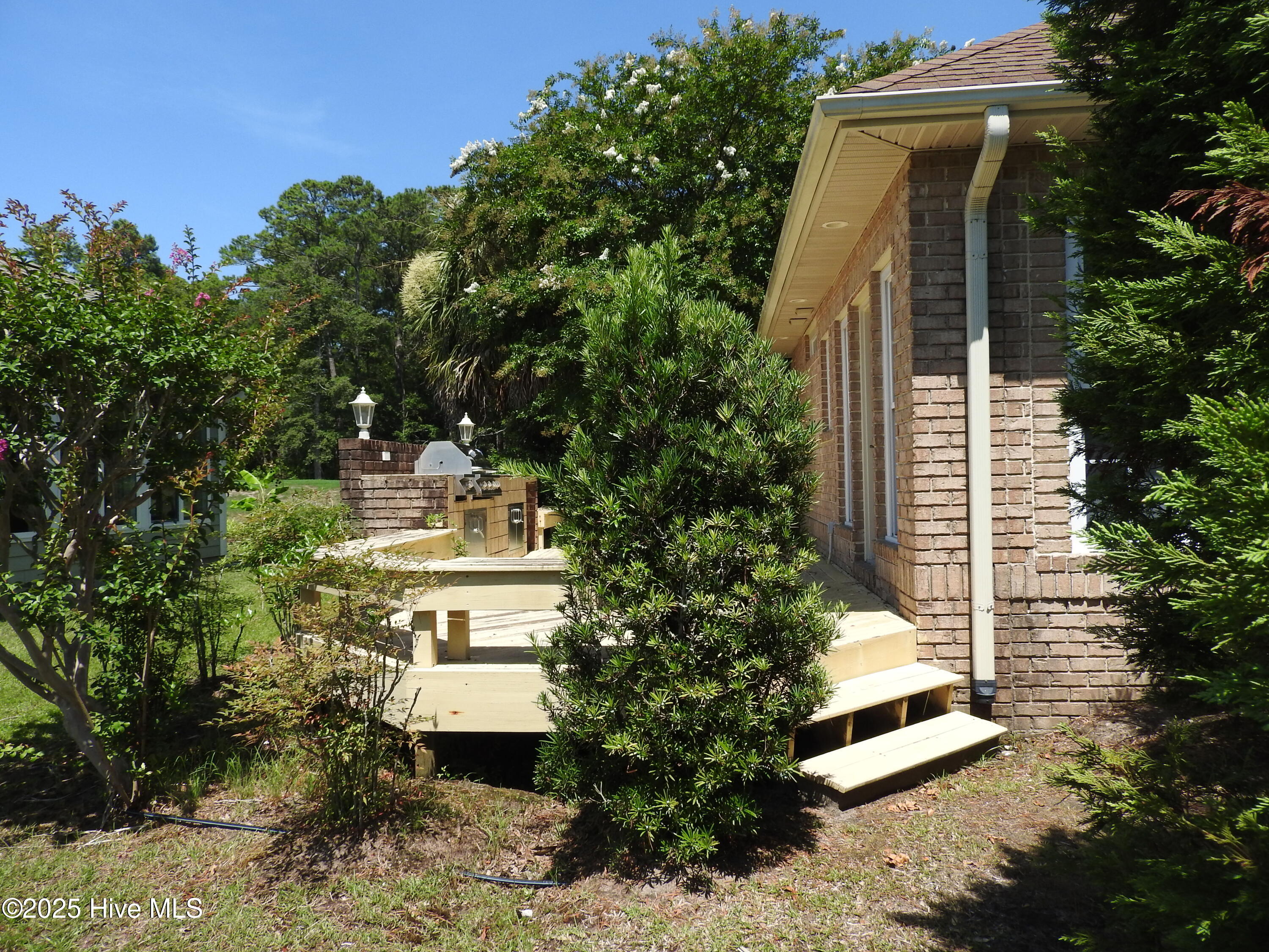 100520083 | Photo 38