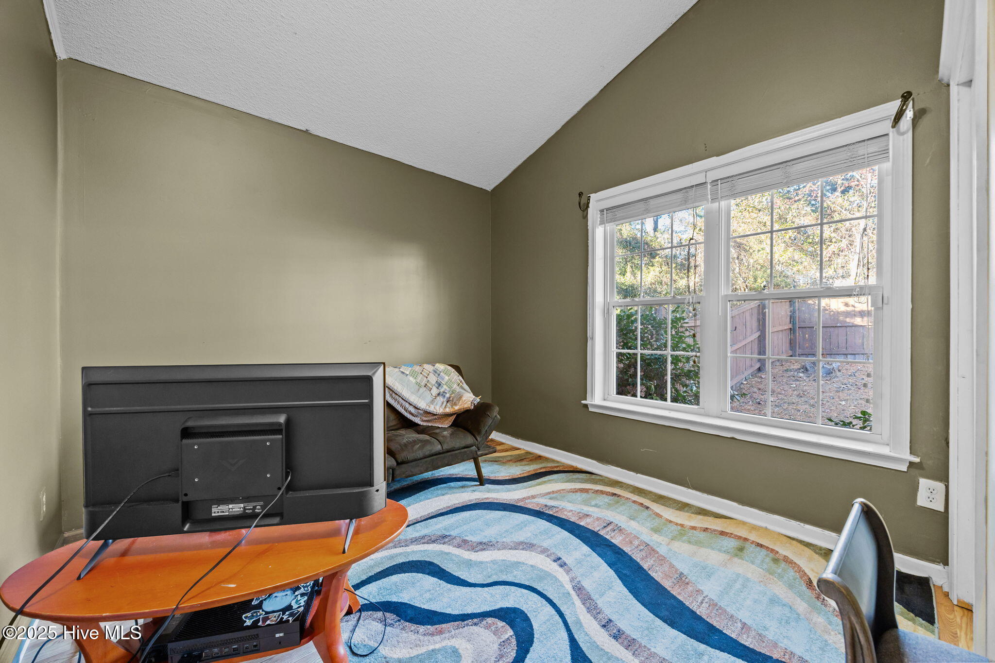 100544873 | Photo 20