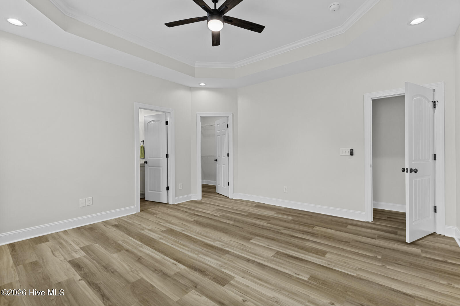 100562904 | Photo 16