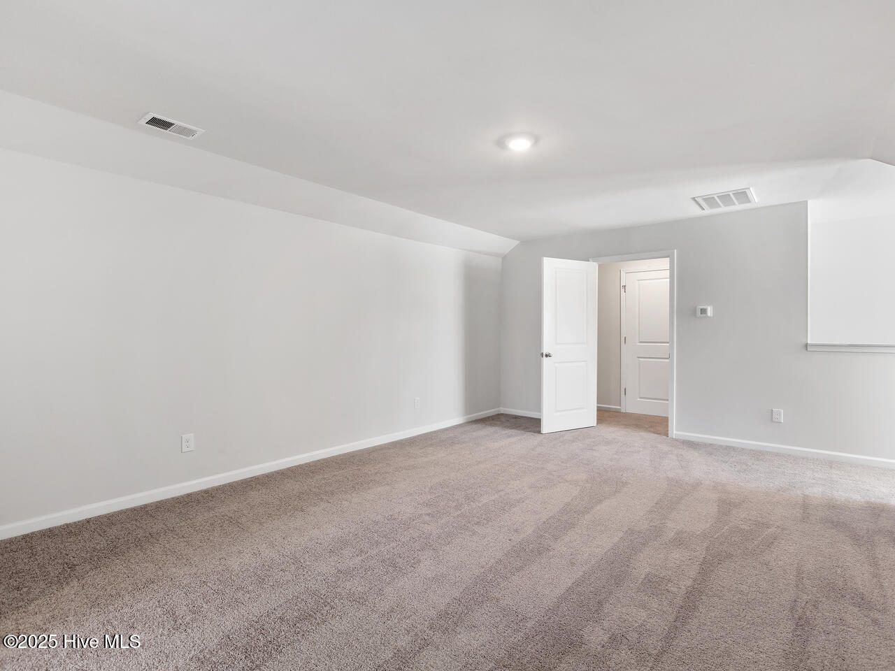 100547716 | Photo 31