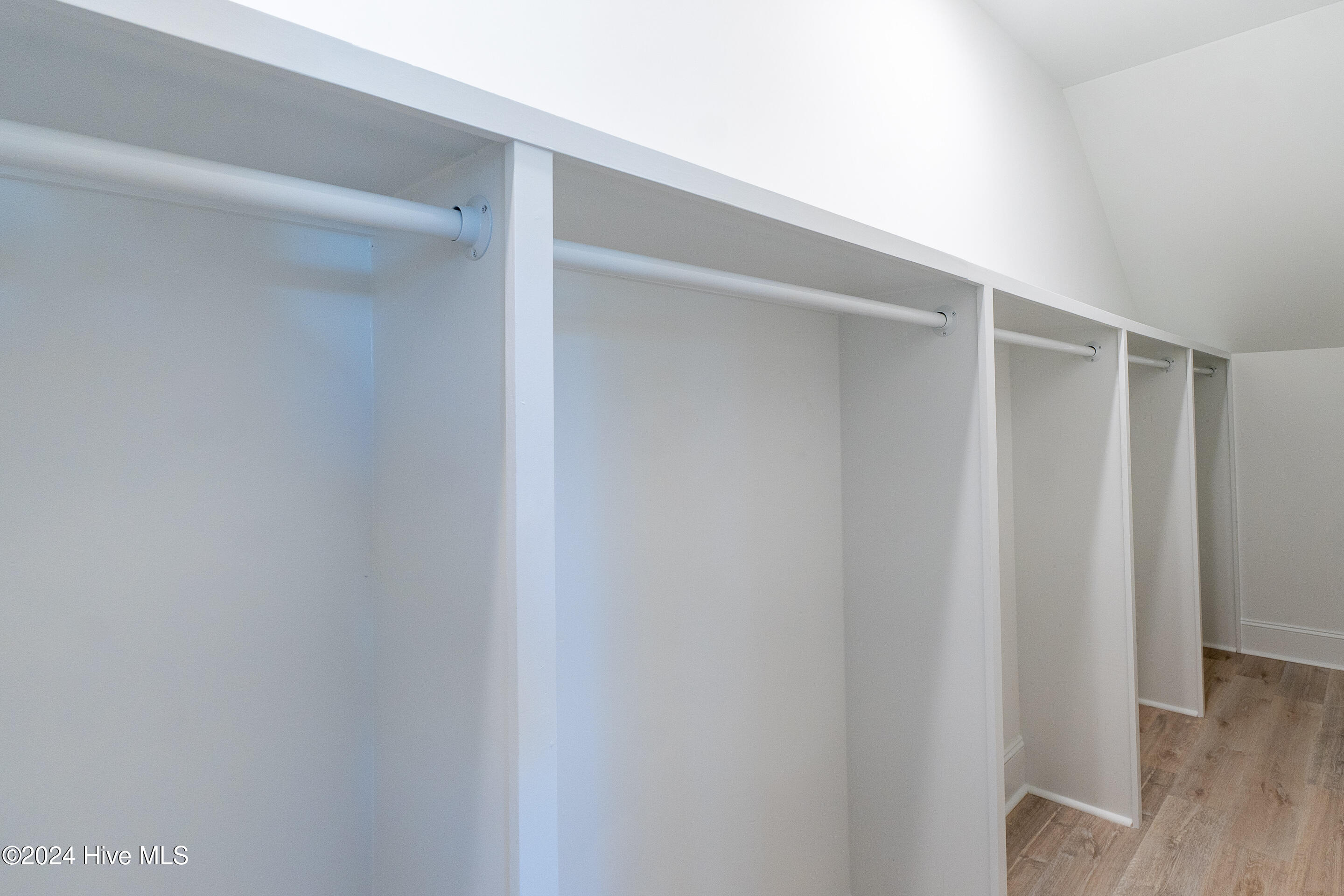 100451918 | Photo 41