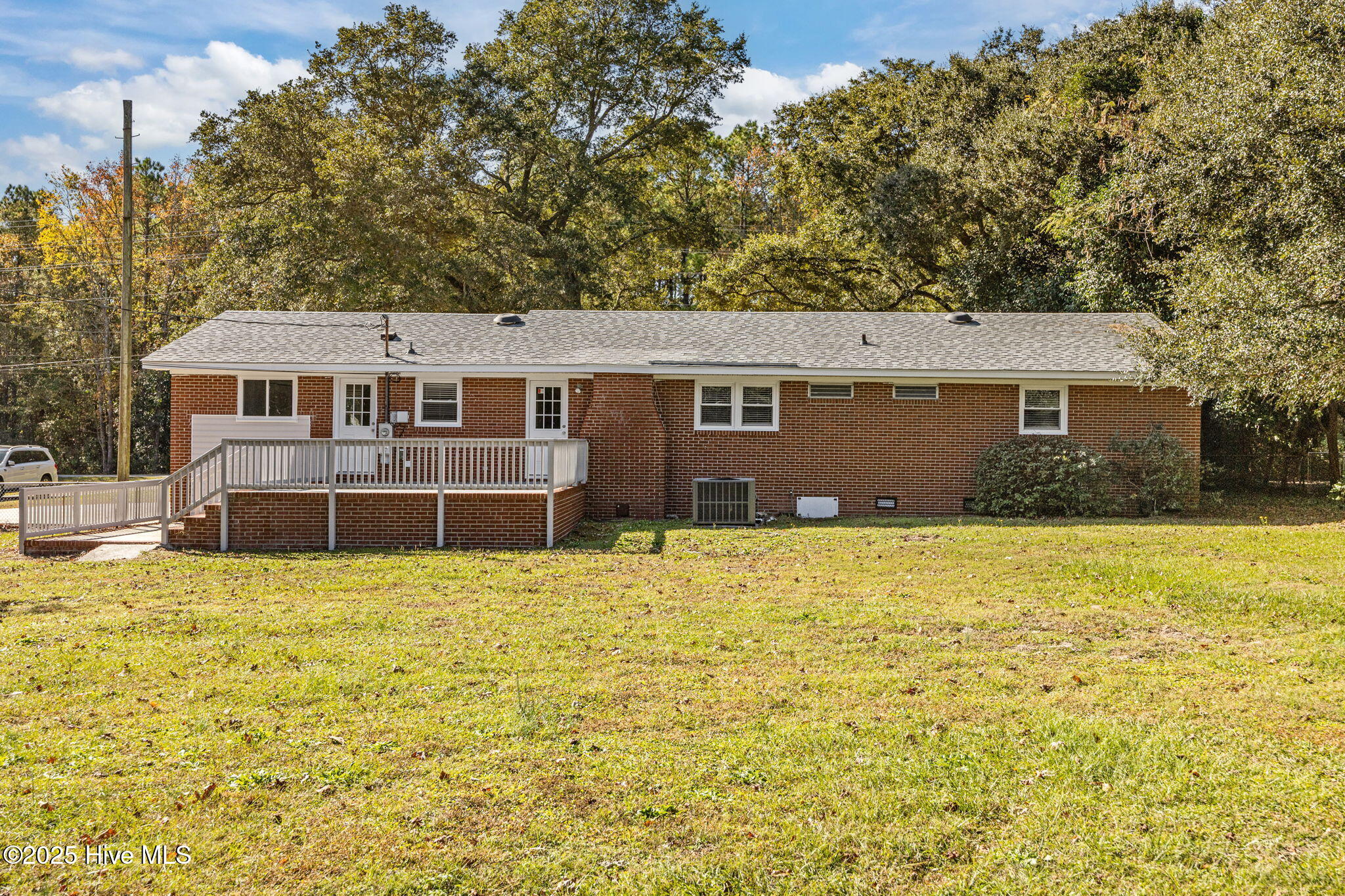 100540435 | Photo 34