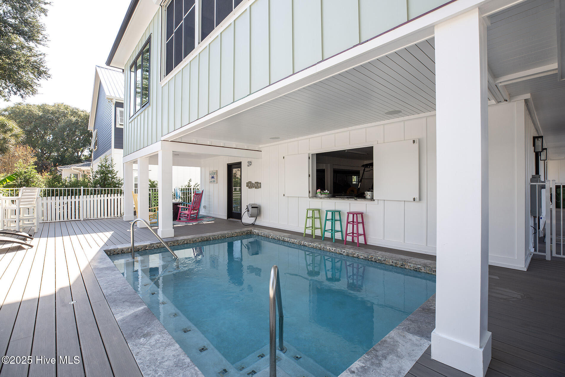 100540813 | Photo 54