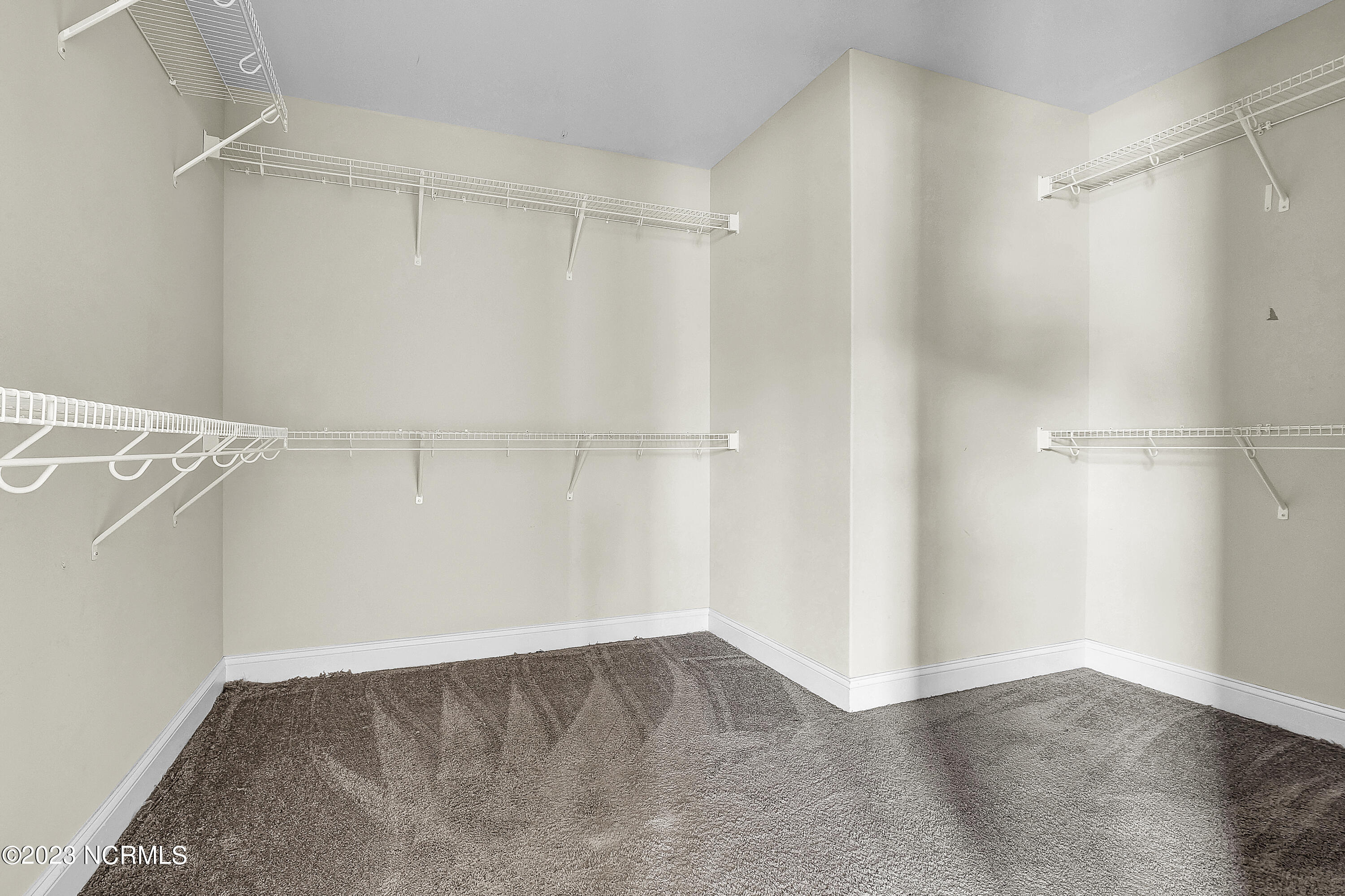 100565122 | Photo 16