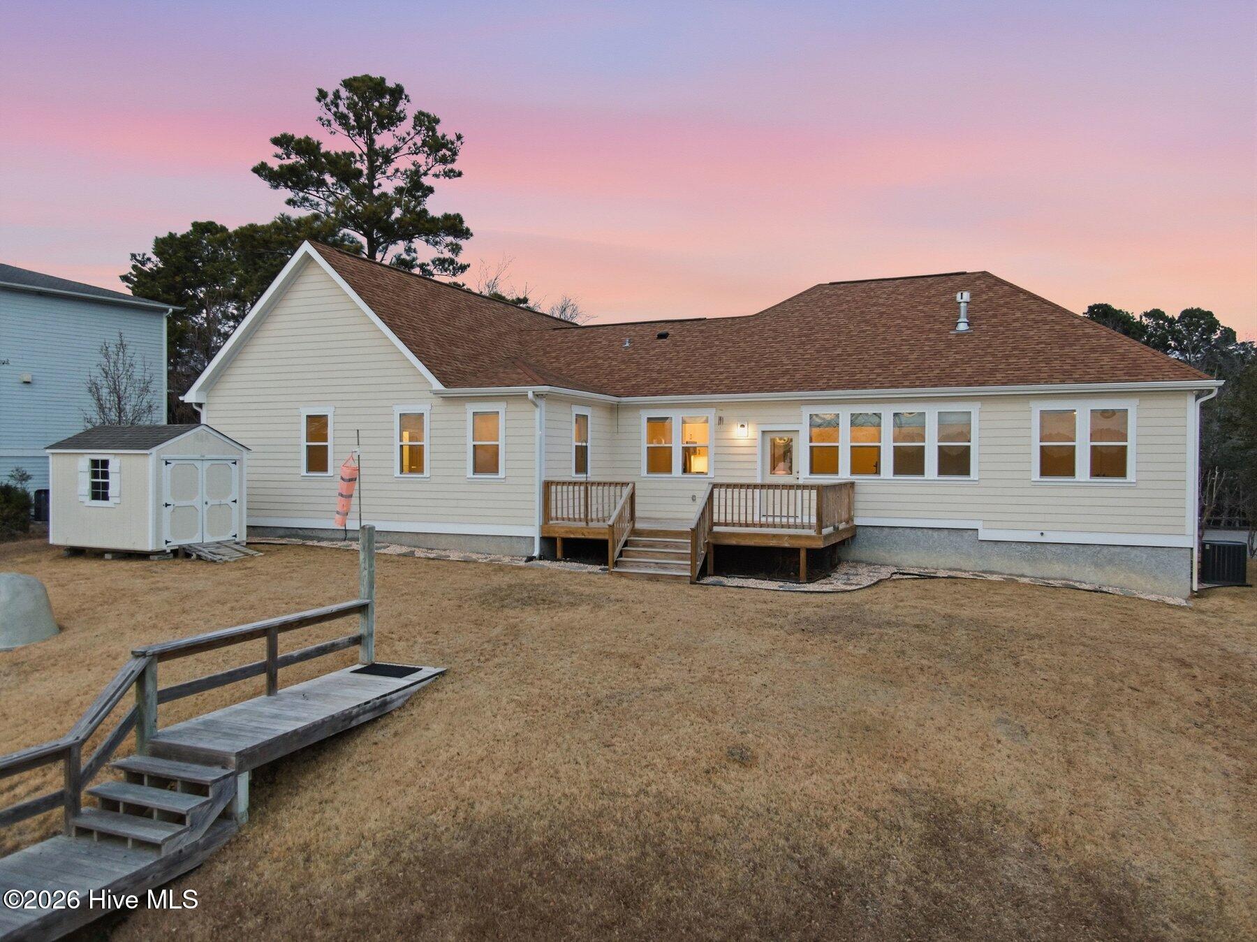 100550718 | Photo 42