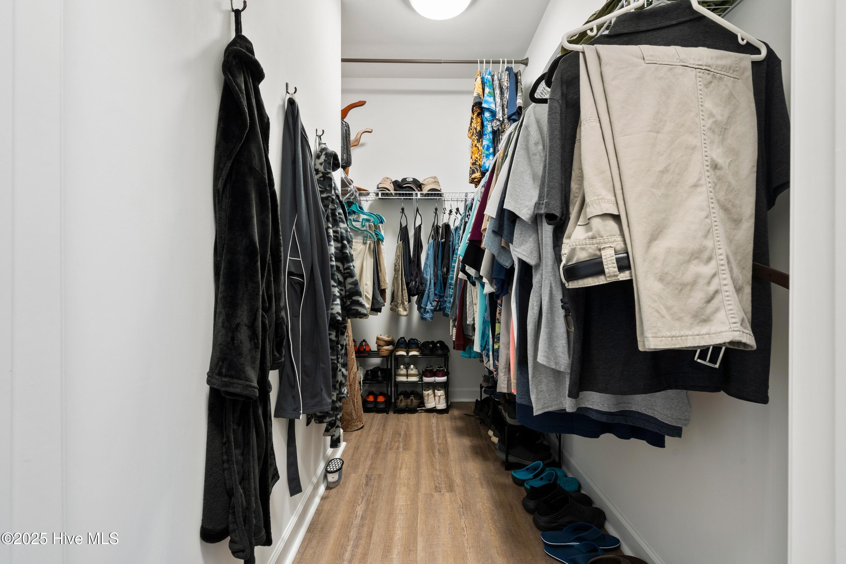 100542204 | Photo 24