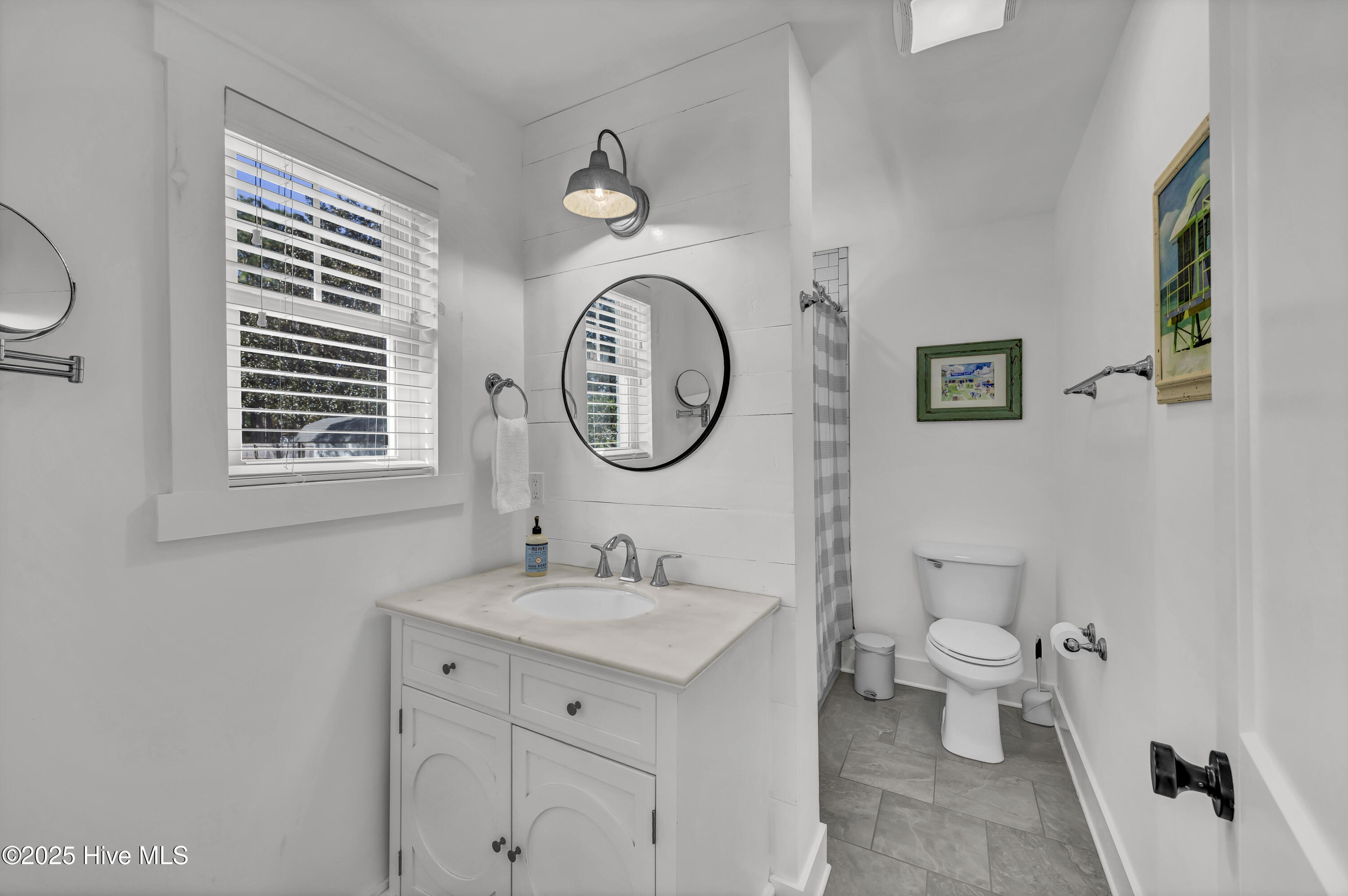 100541190 | Photo 19