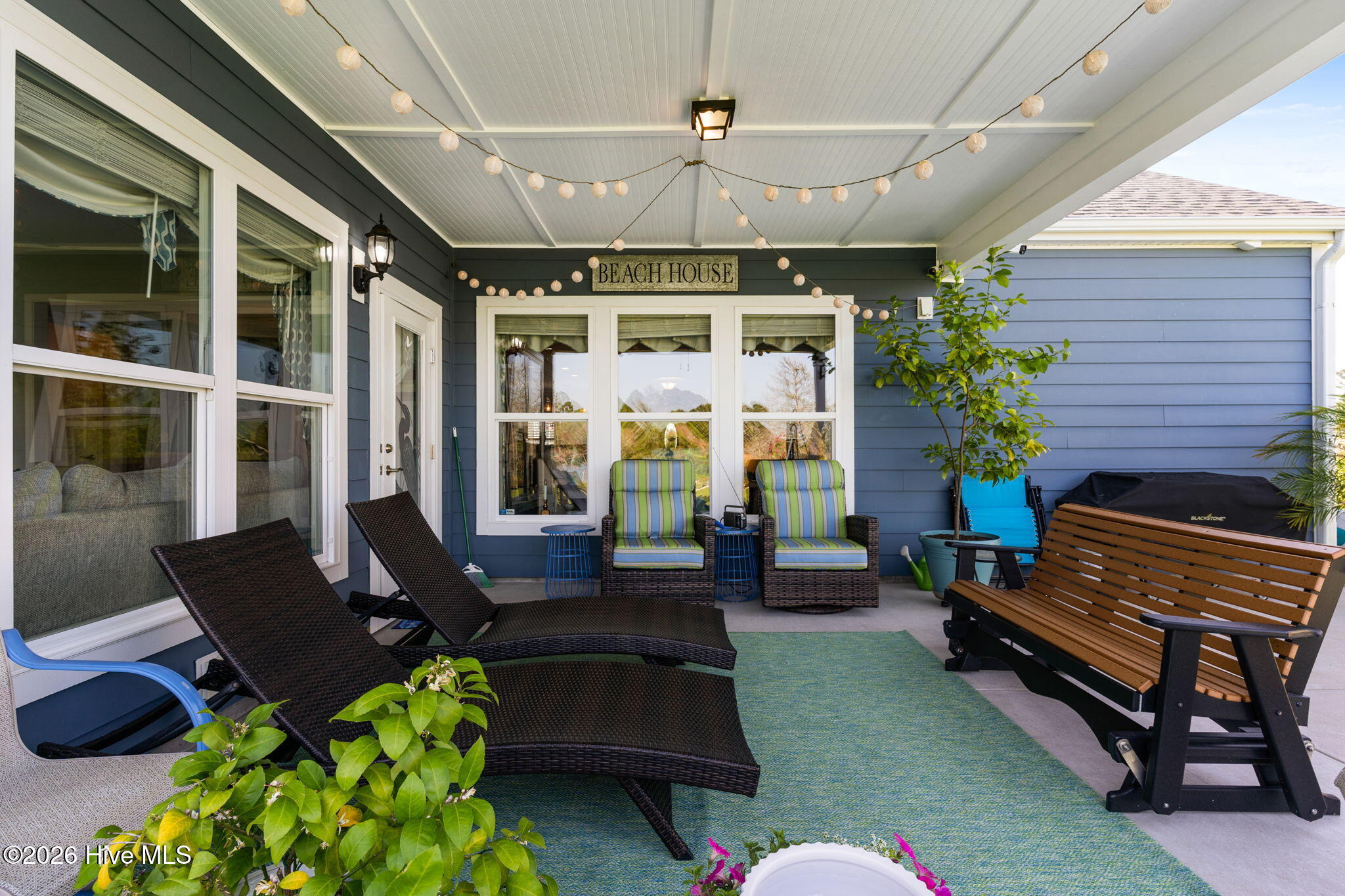 100560467 | Photo 38