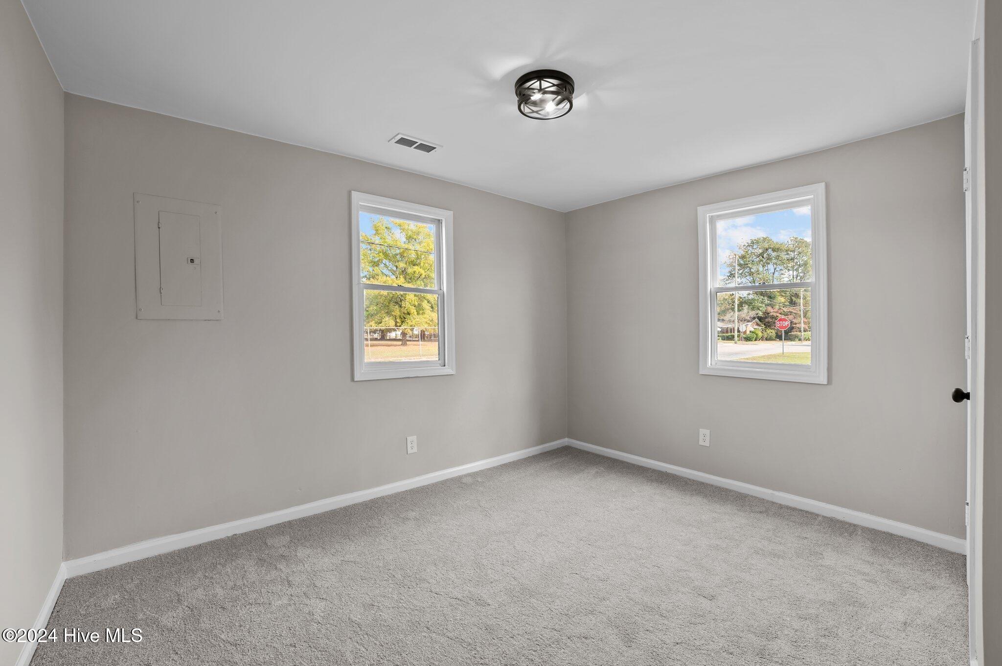 Exterior photo of 517 W 7th Street, Washington, NC 27889. MLS: 100601890