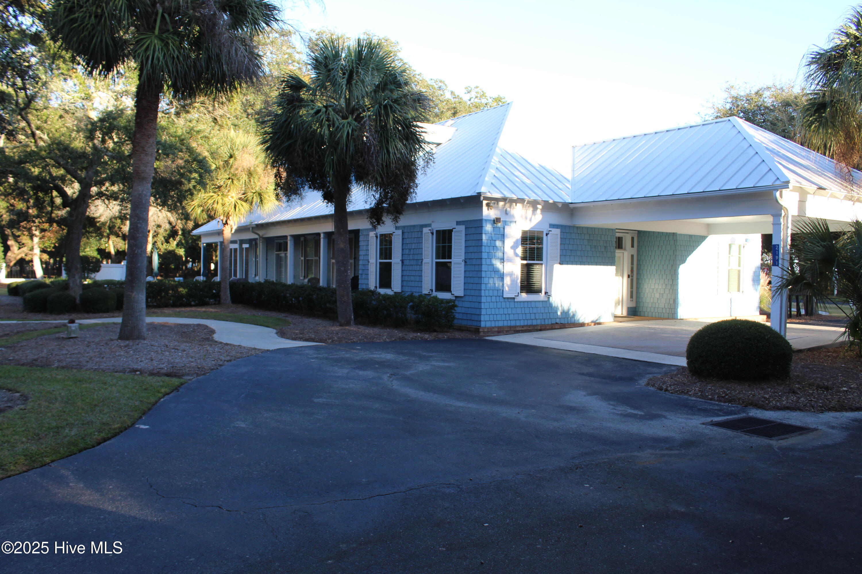 100540386 | Photo 25