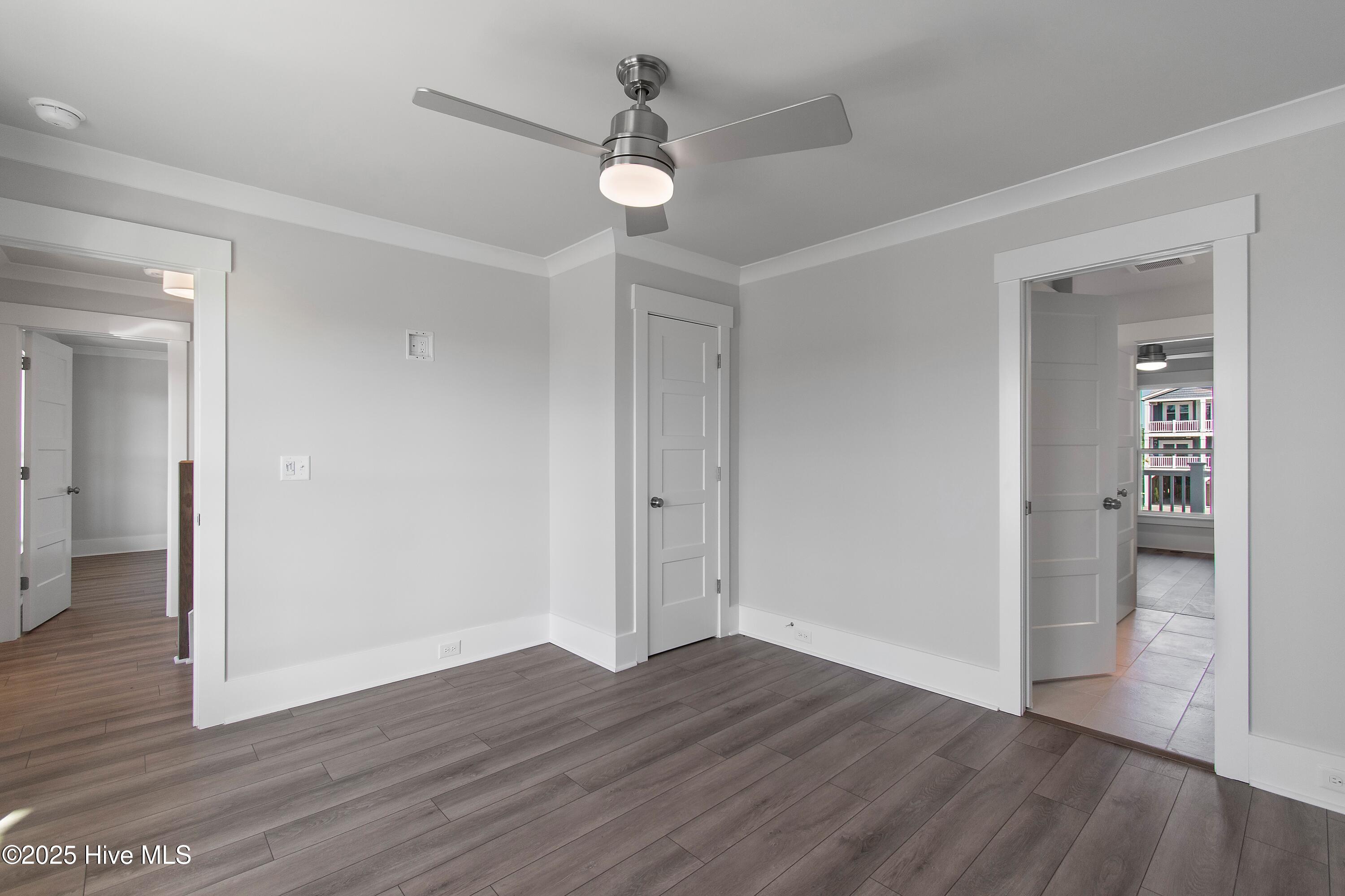 100511699 | Photo 86