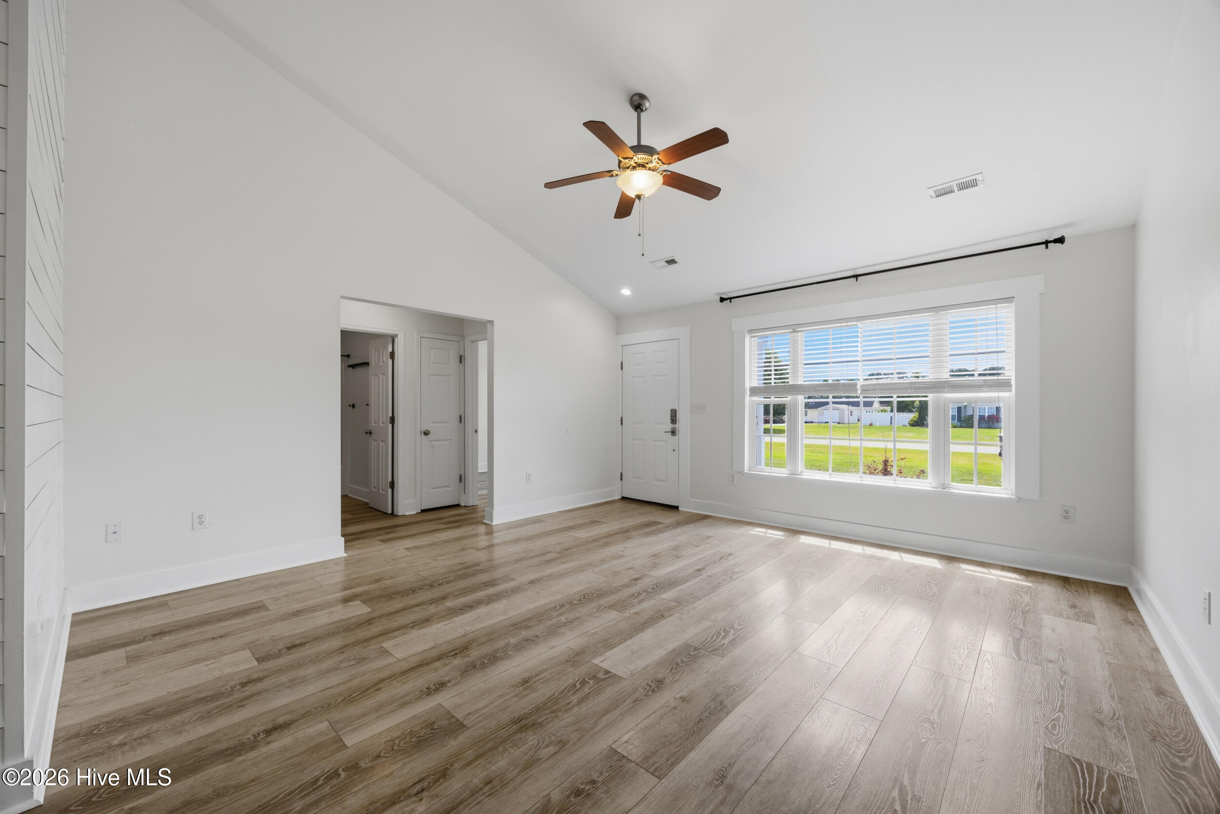 105 Henry Giddeons Drive, Teachey, NC 28464 – photo 10: 6_living room