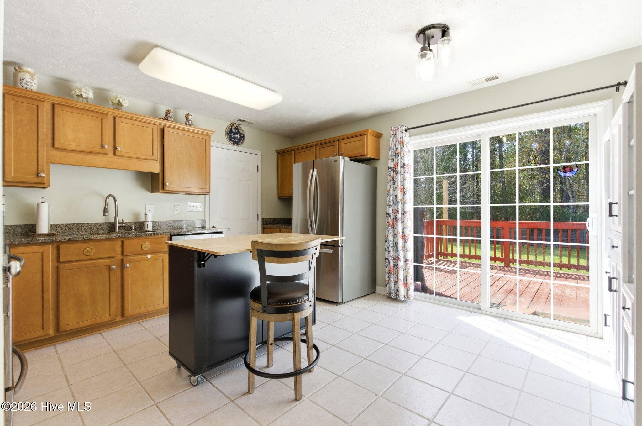 100561408 | Photo 25