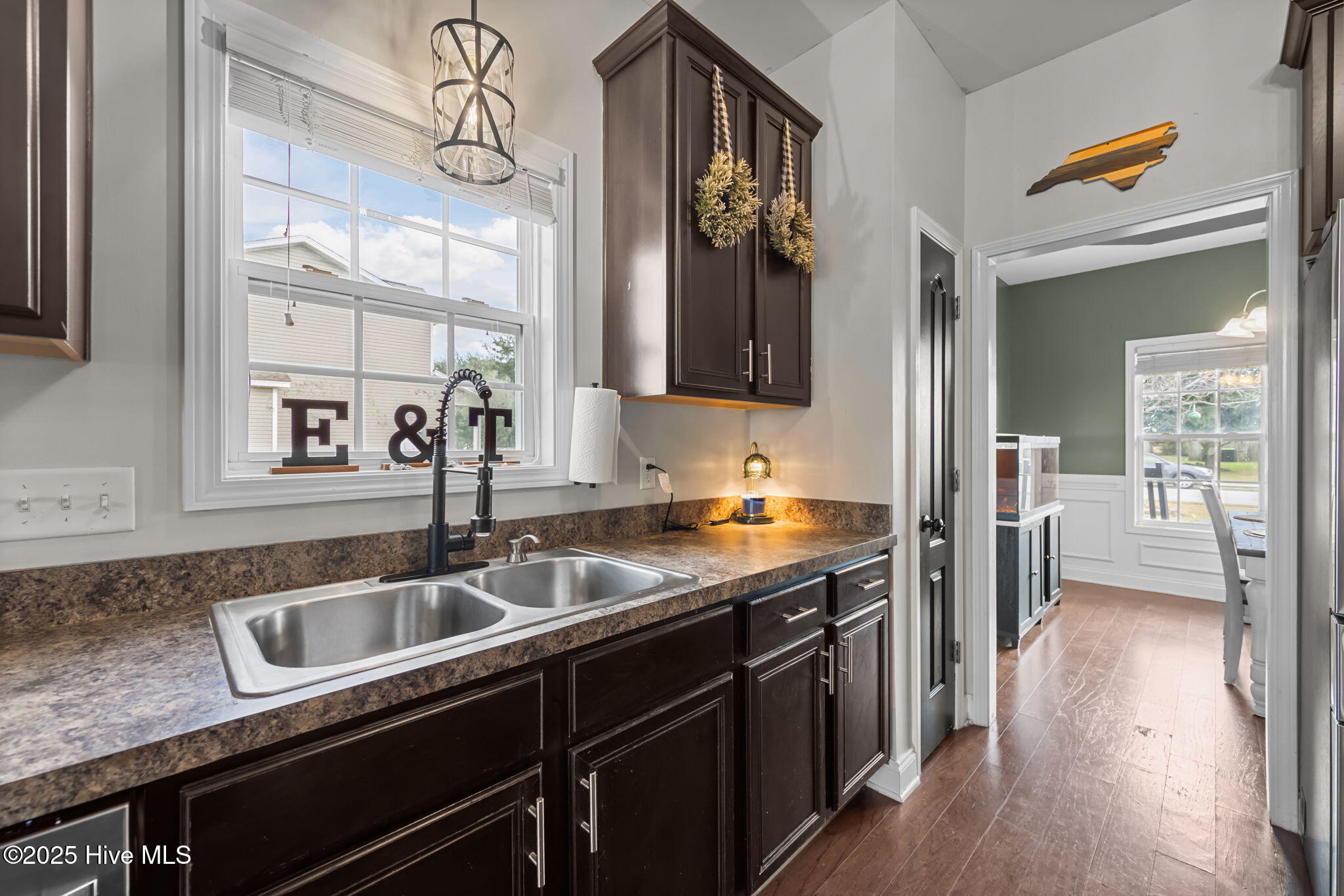 100543355 | Photo 11