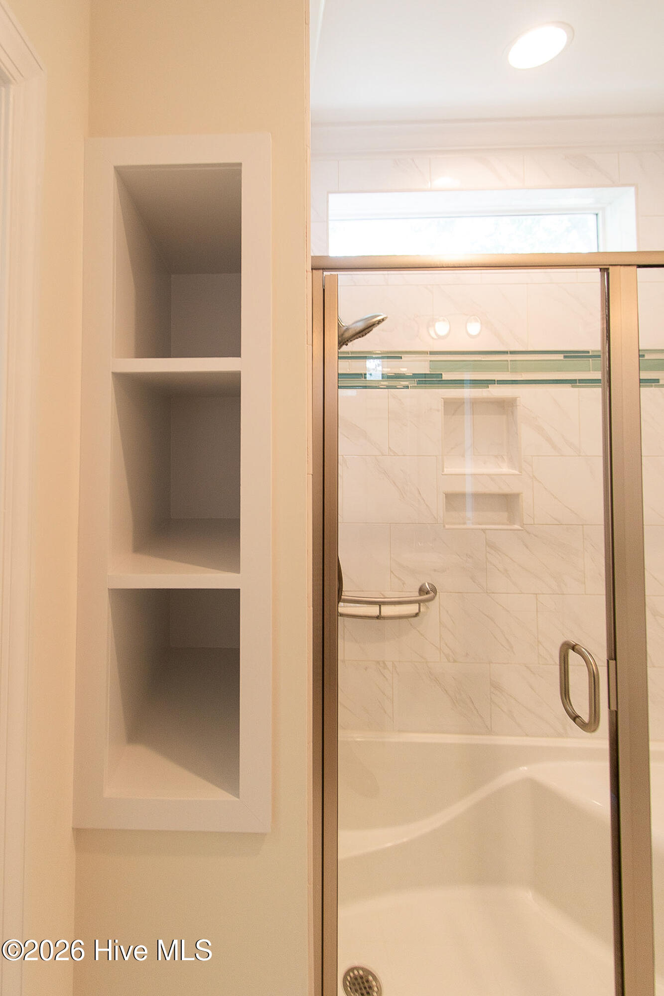 100568588 | Photo 53