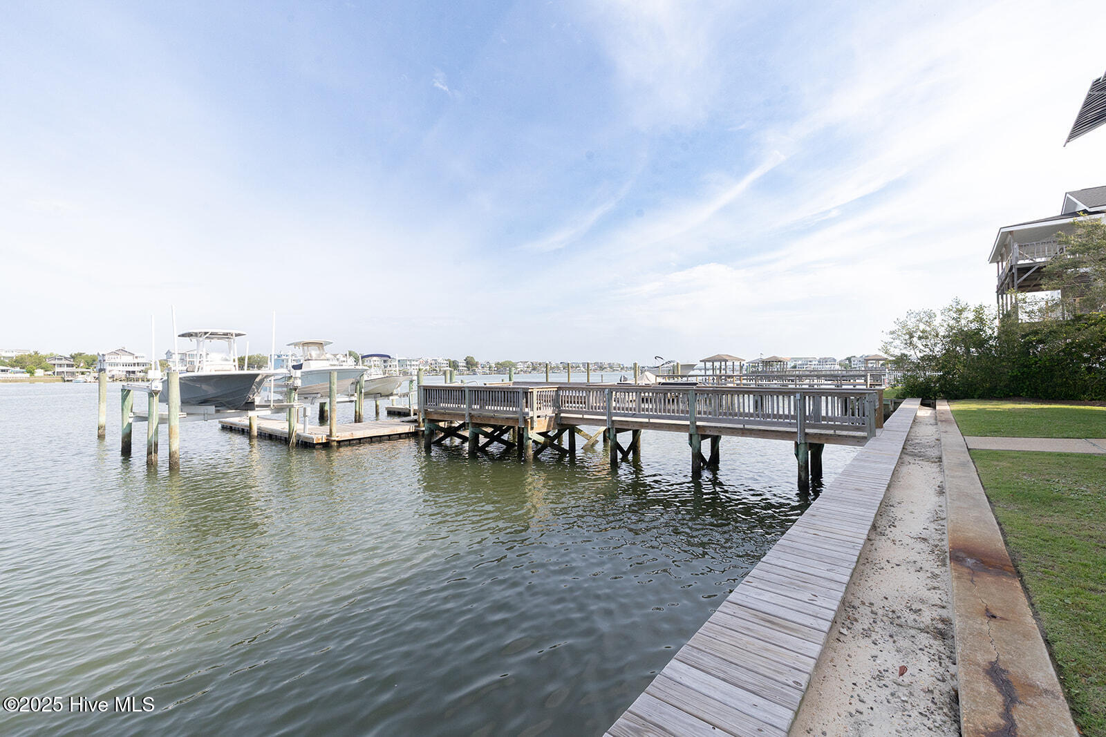 100564754 | Photo 32