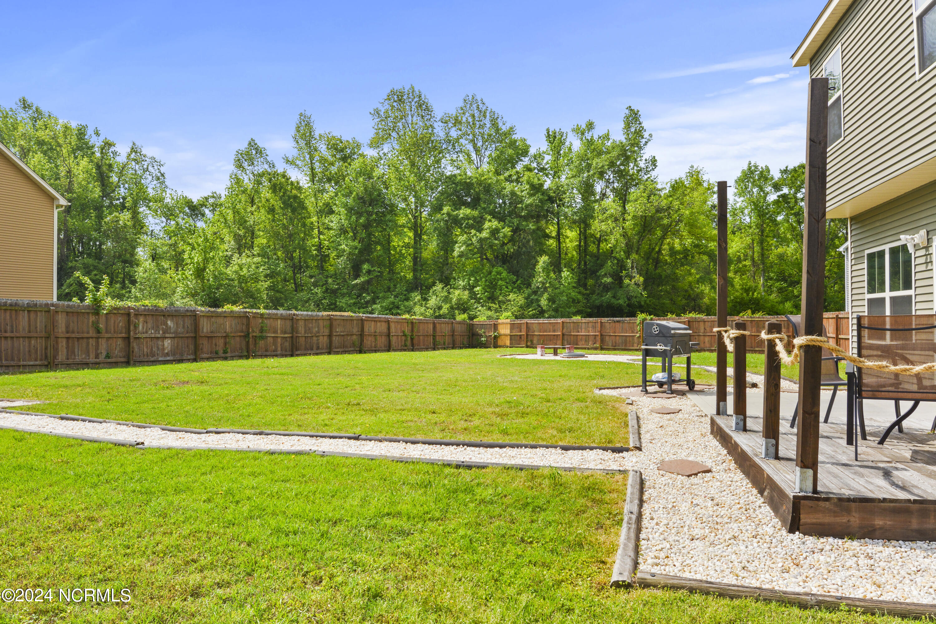 100566117 | Photo 49