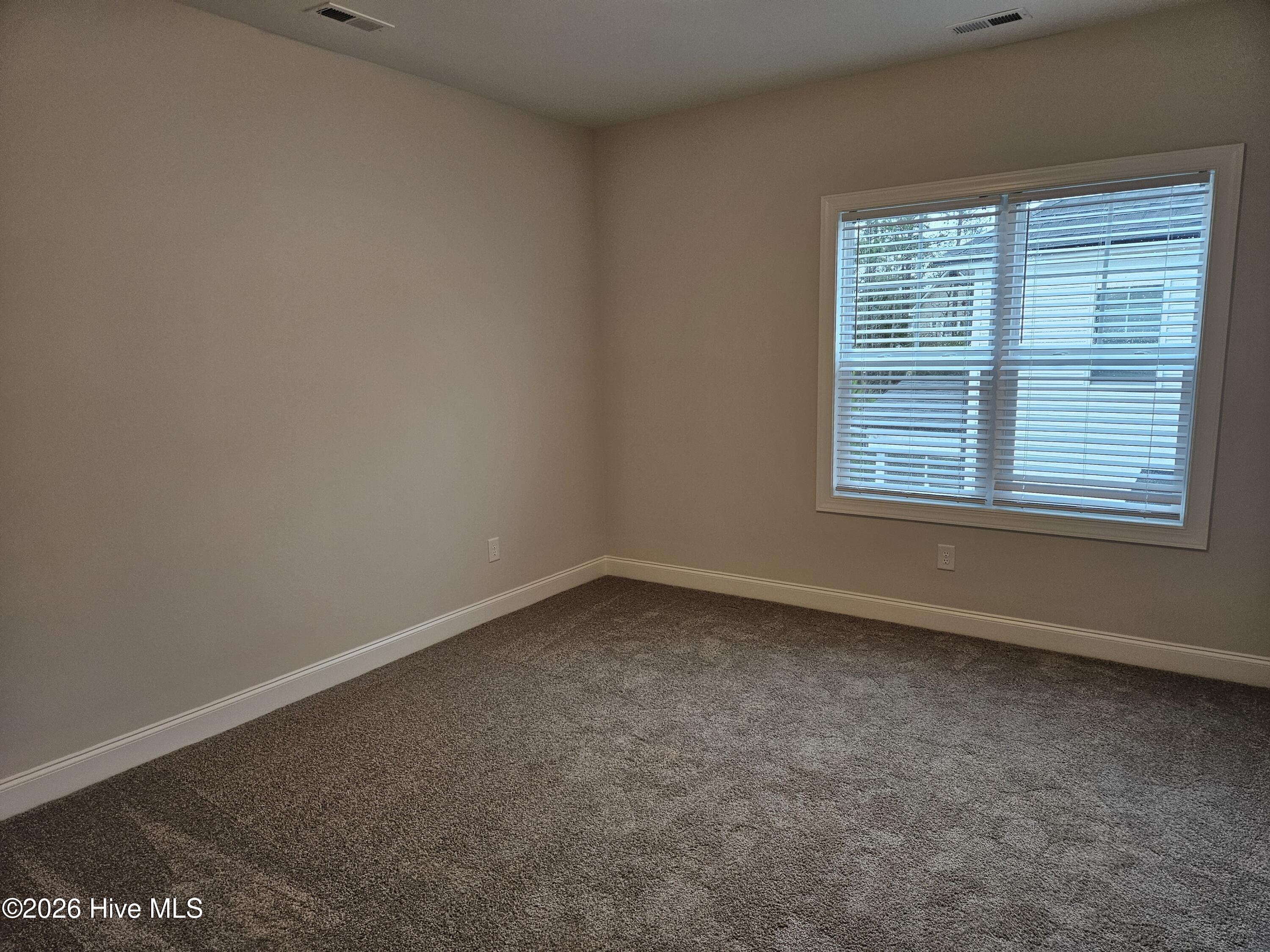 100569103 | Photo 26