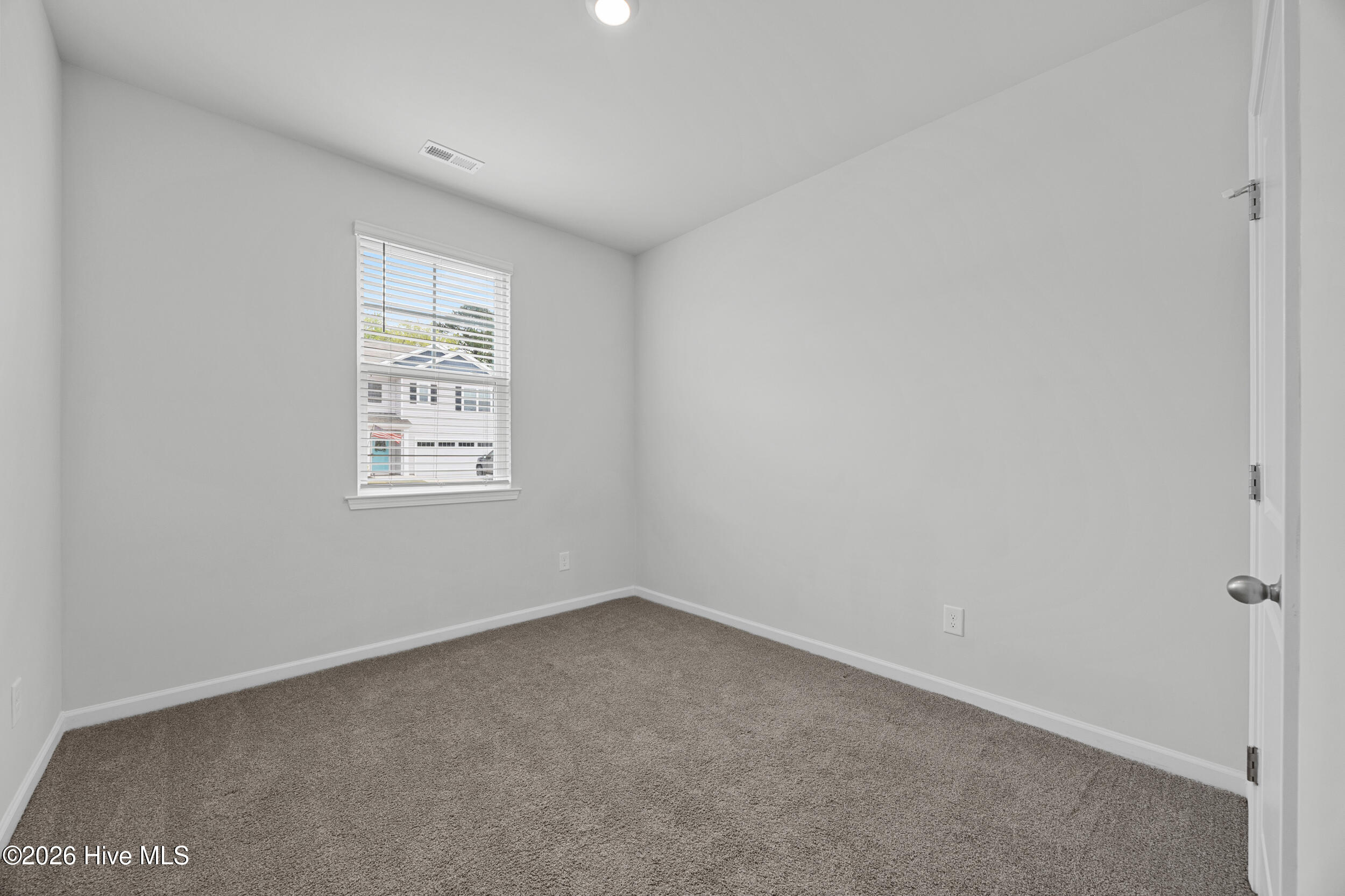 100565485 | Photo 10