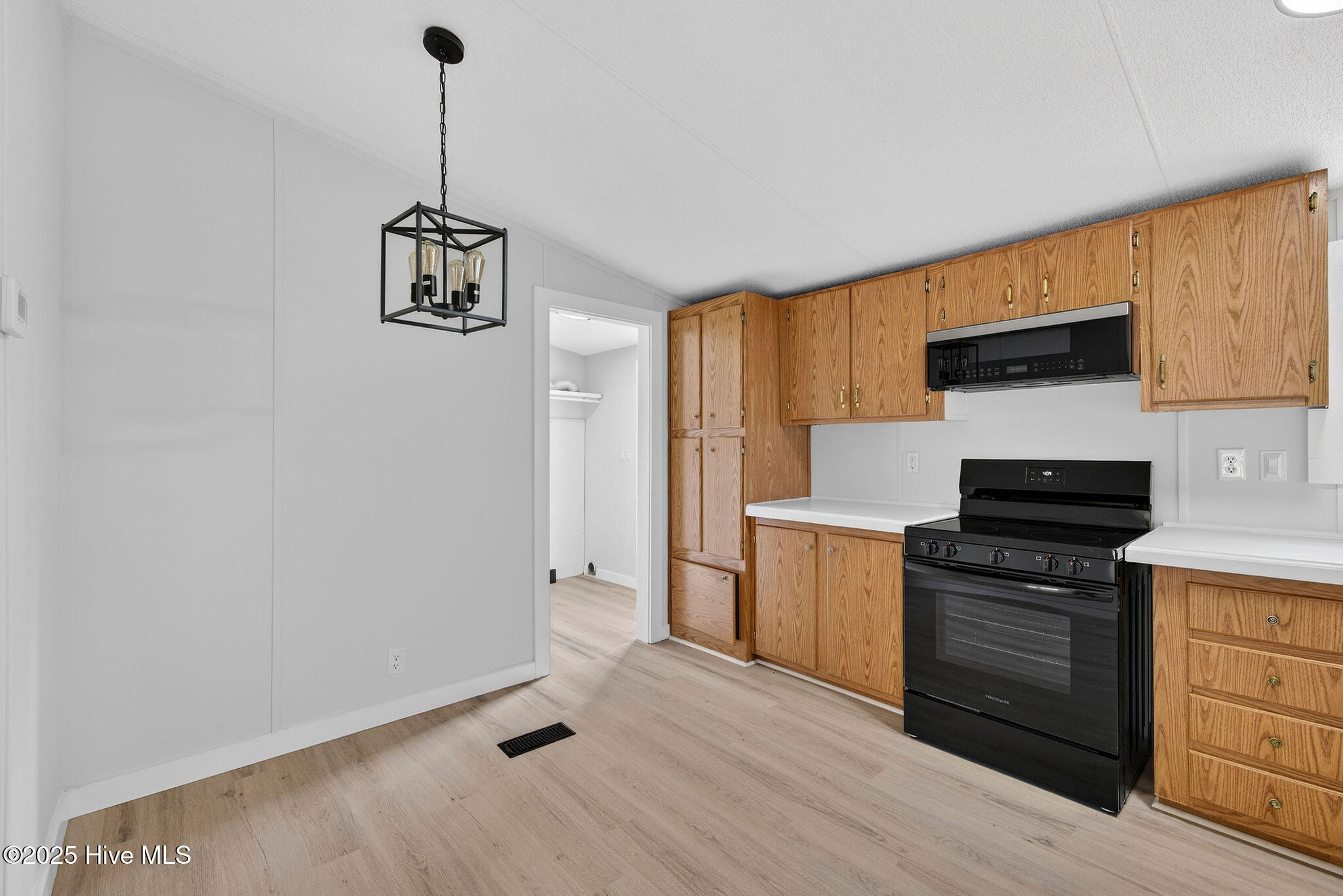 100543471 | Photo 17