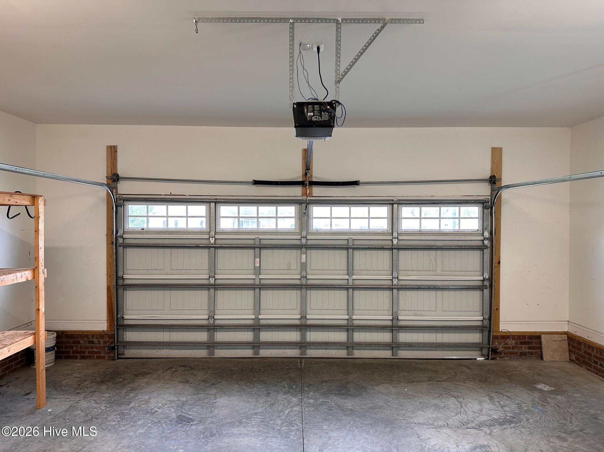 100557868 | Photo 52