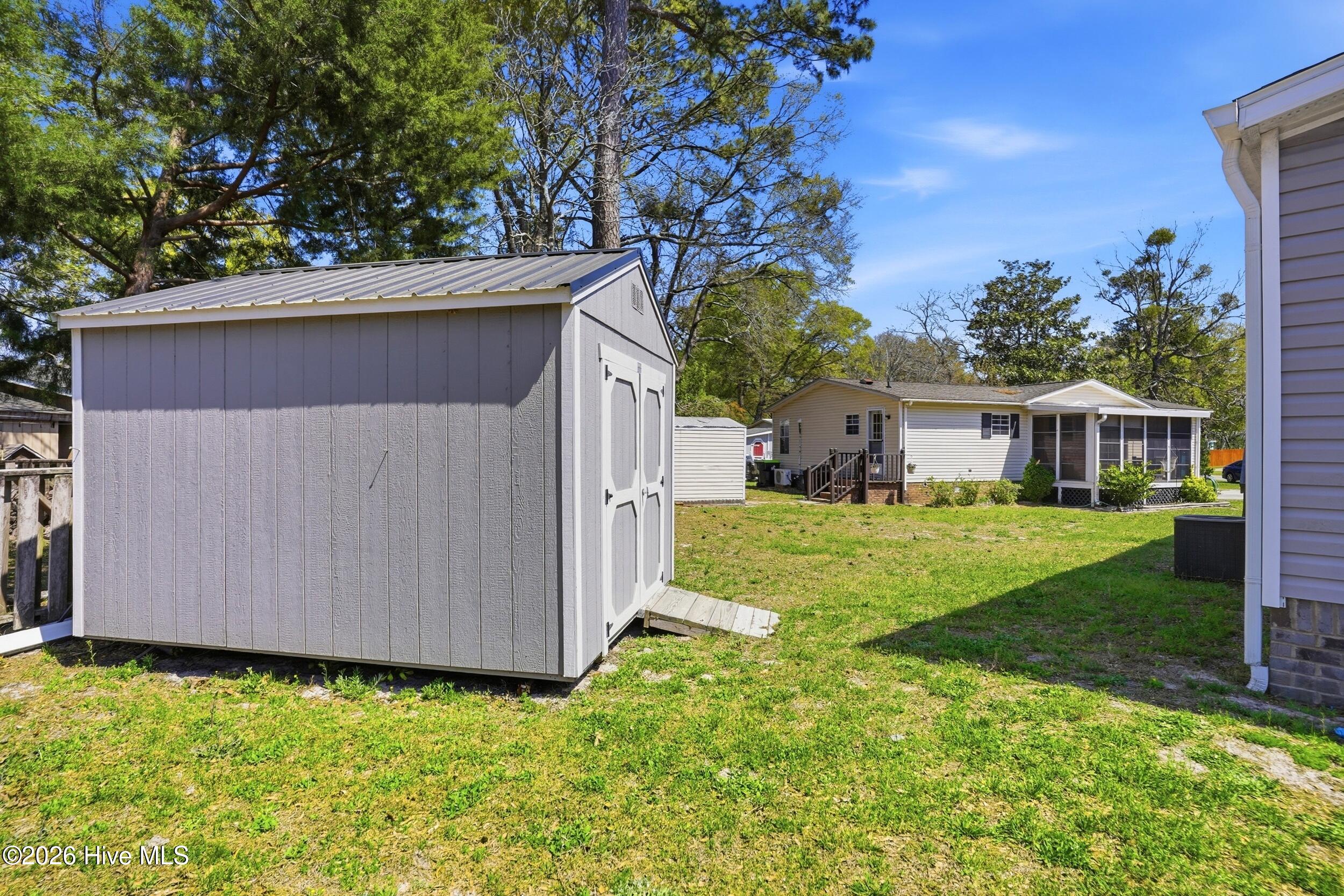 100564185 | Photo 28