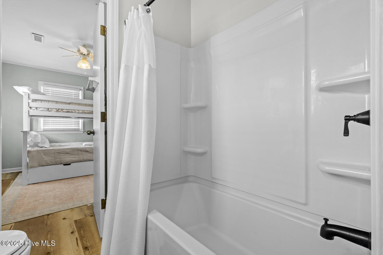 100525071 | Photo 20