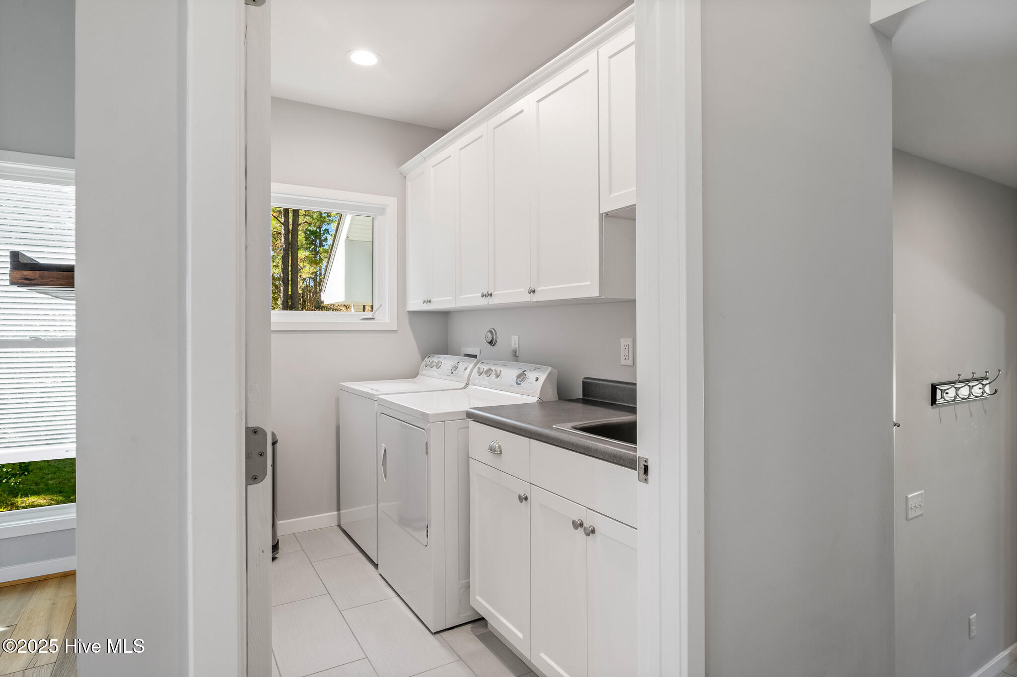 100540412 | Photo 32