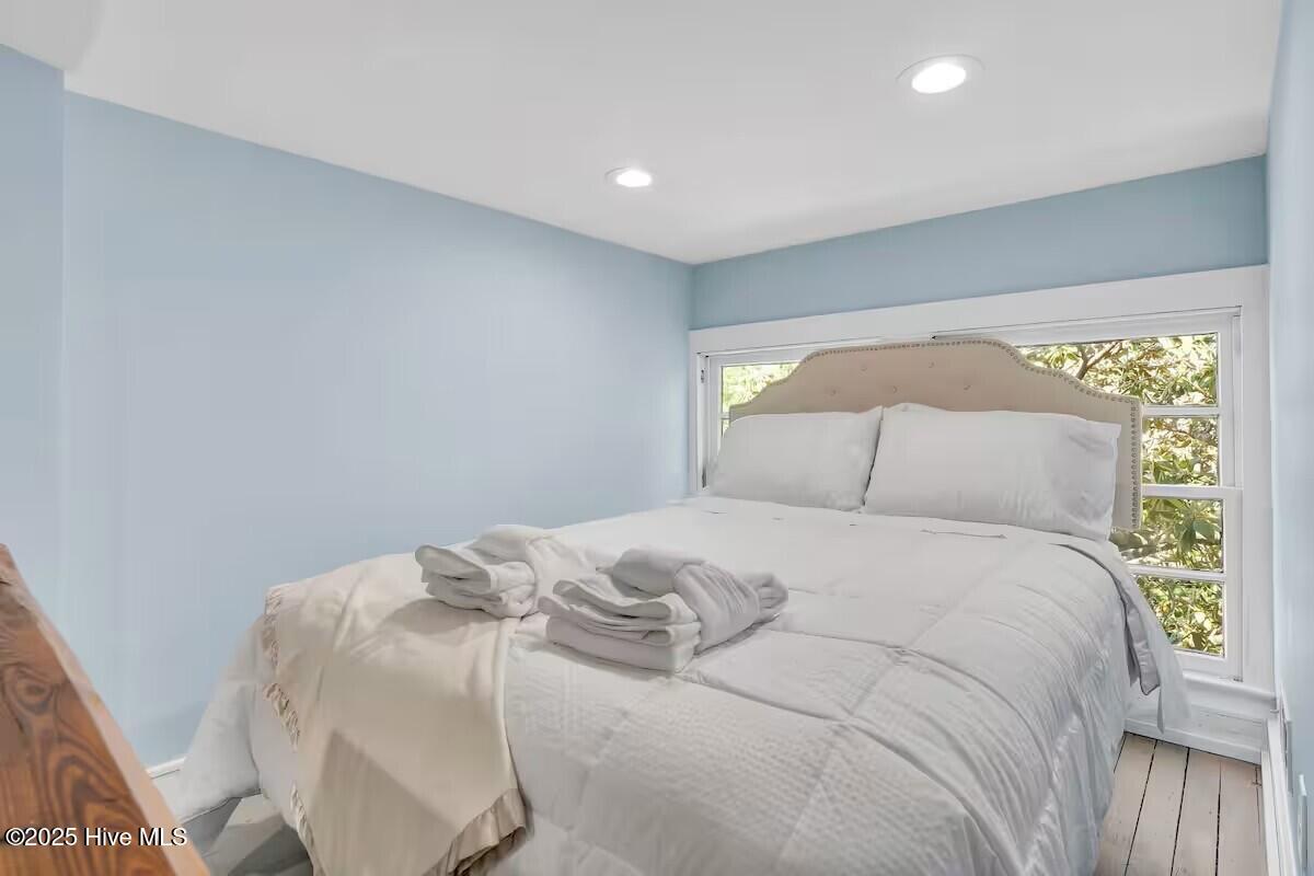 100542130 | Photo 48