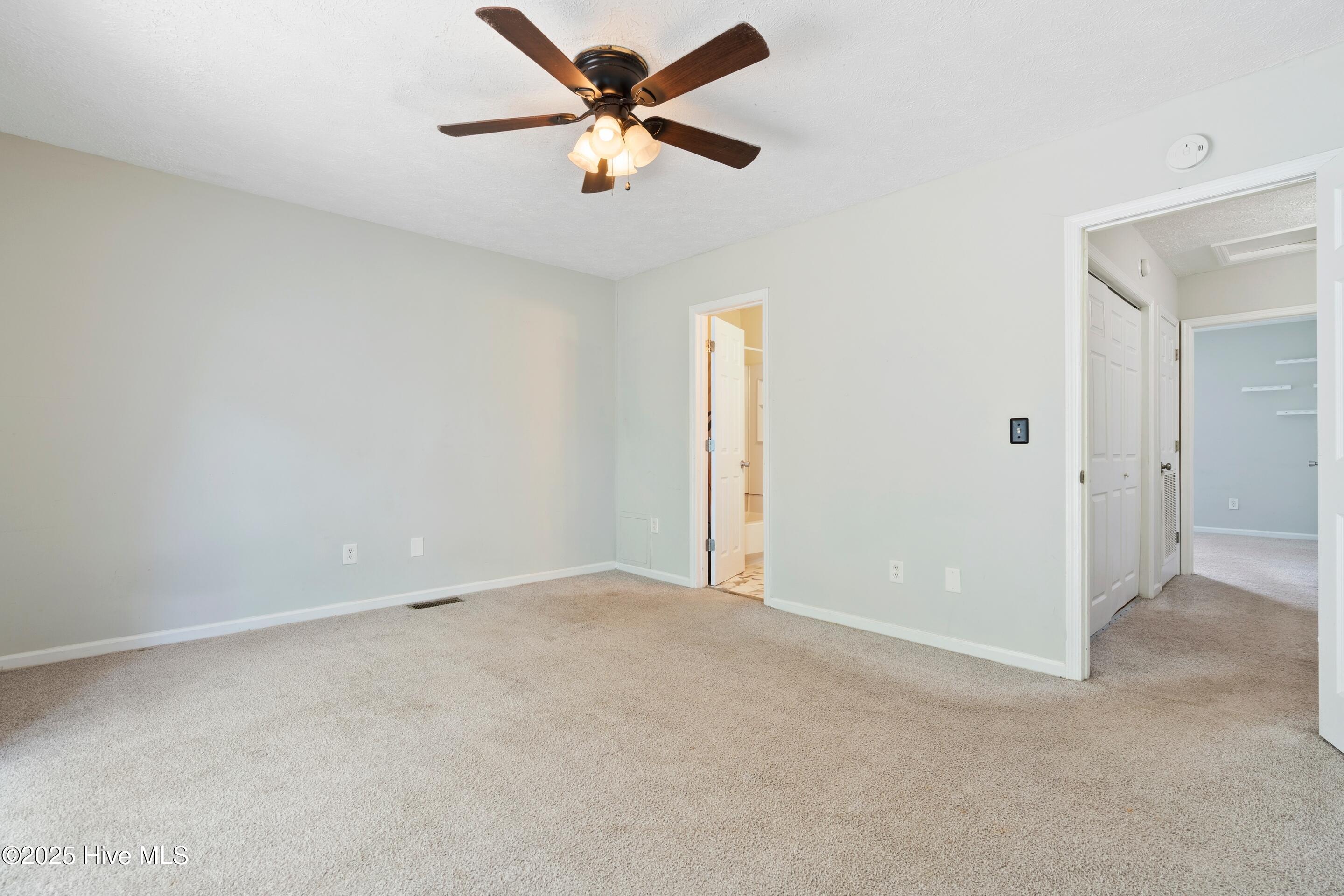 100517492 | Photo 30