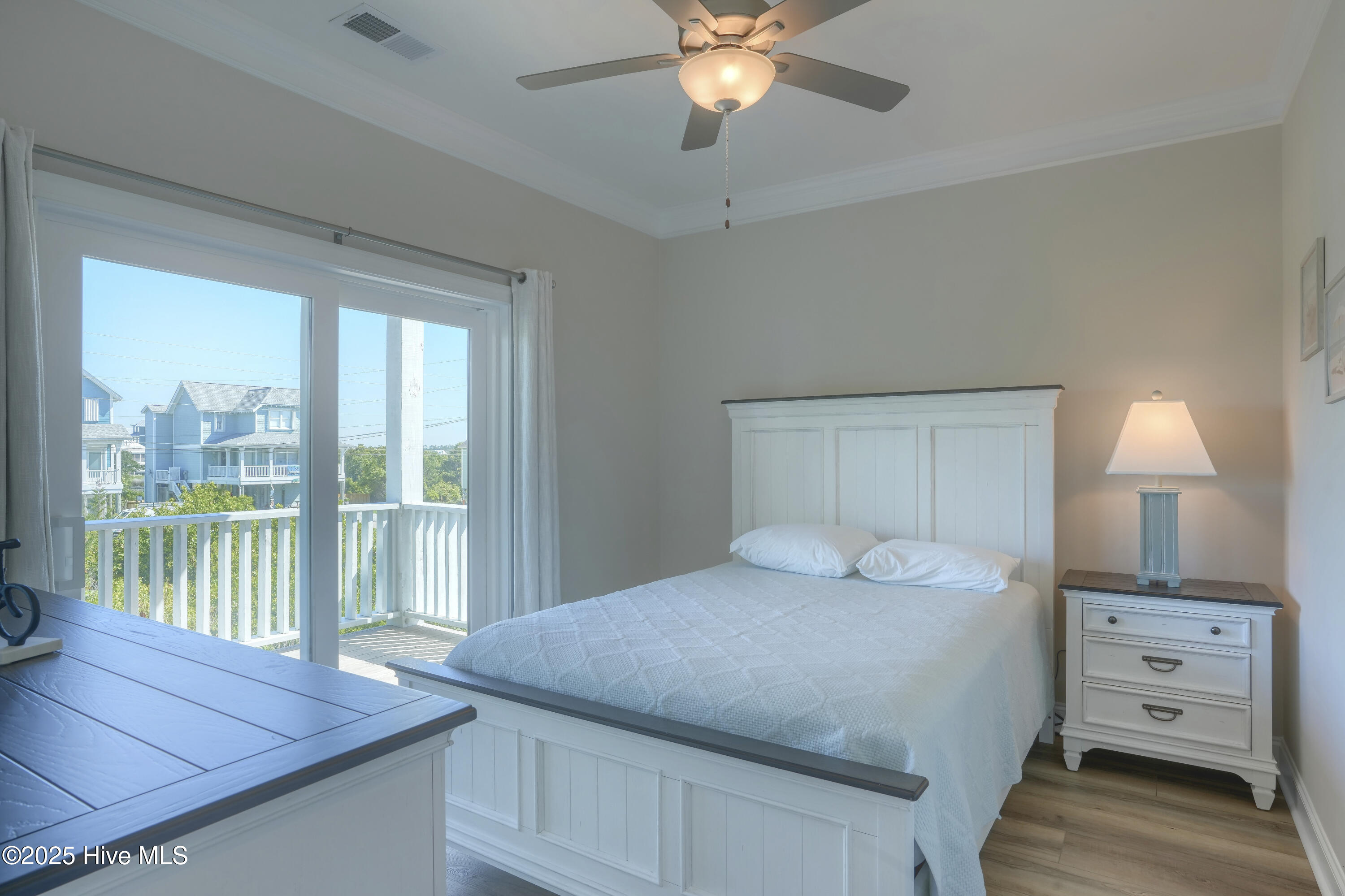 100510415 | Photo 39