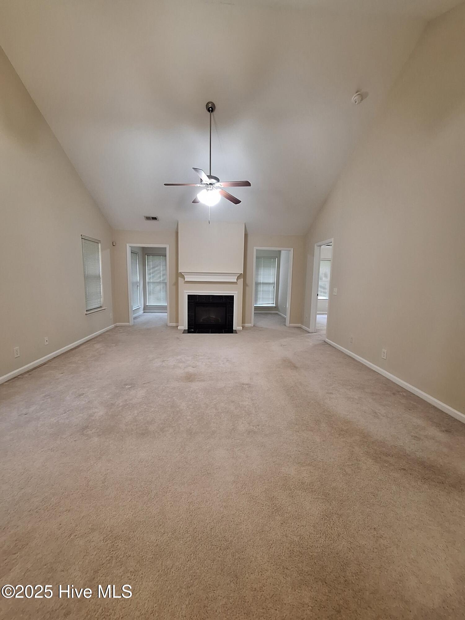 King Richard Court 2412 E (2)