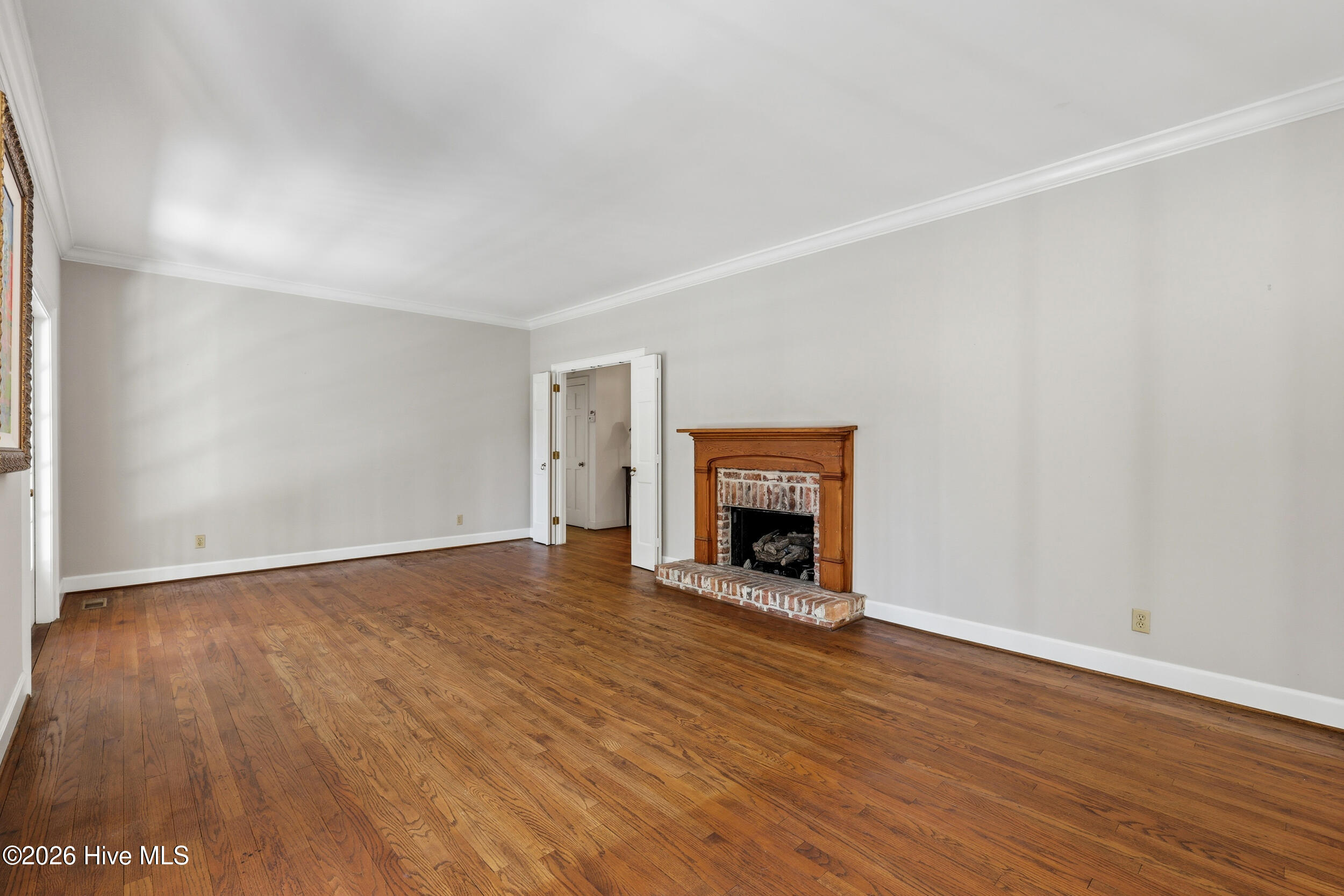 100554424 | Photo 11