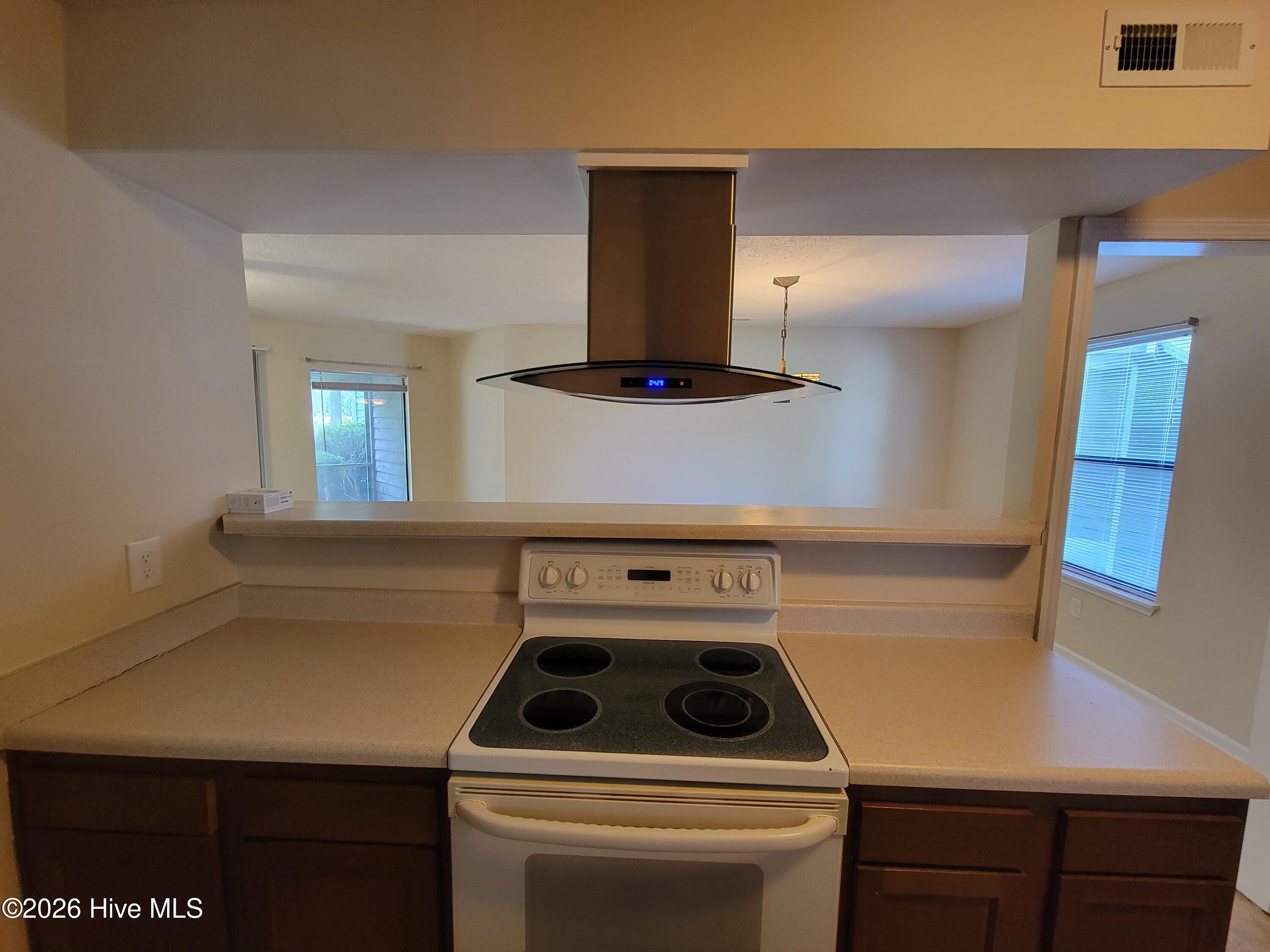 Undisclosed Address, Hampstead, NC, 28443