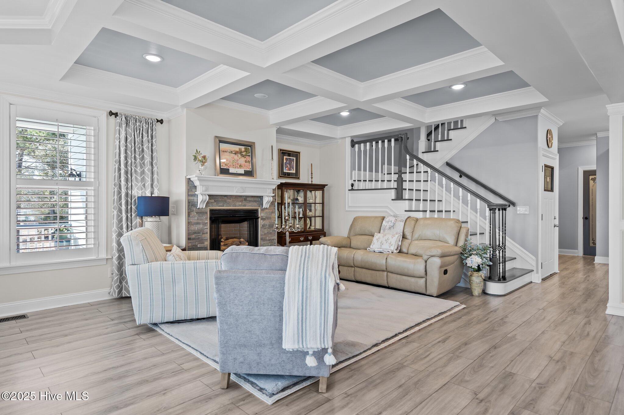 100532890 | Photo 15