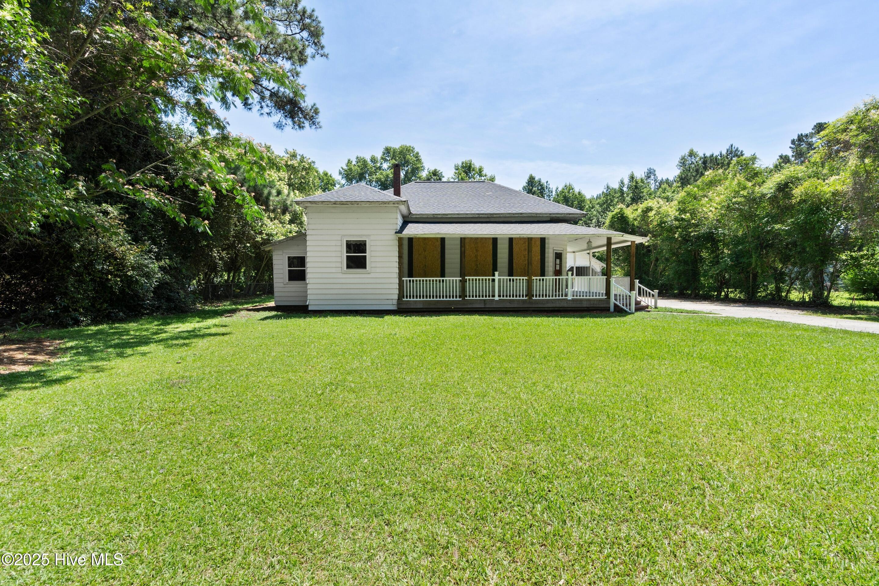 Homes for sale in Lake Waccamaw, NC | 401 Pecan Ln, Lake Waccamaw, NC 28450 | MLS# 100513299