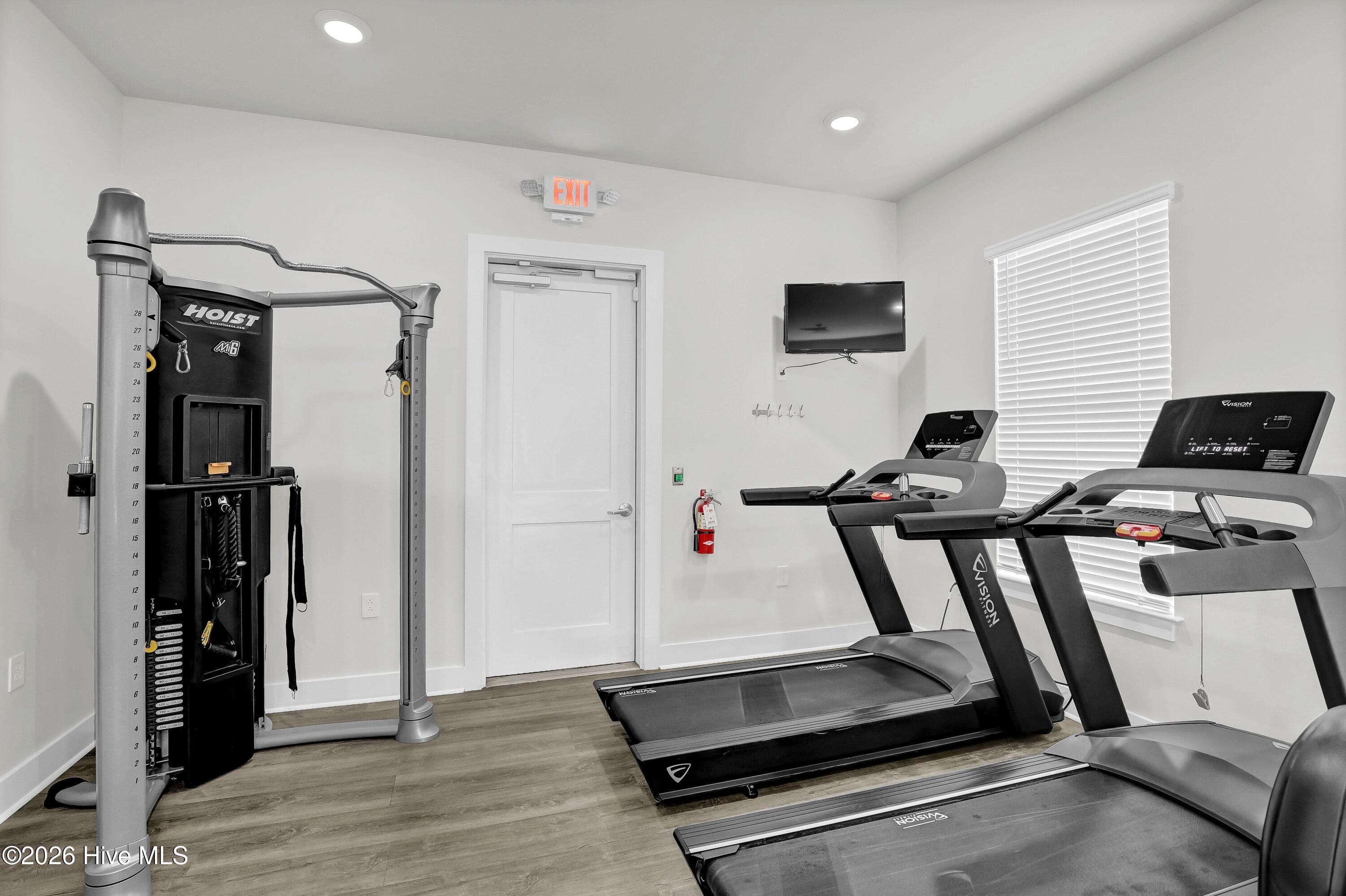 100558236 | Photo 57