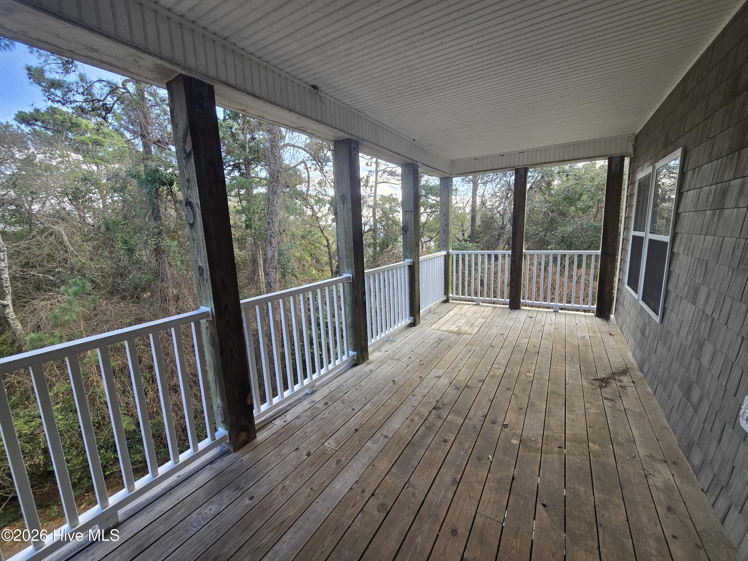 100549716 | Photo 14