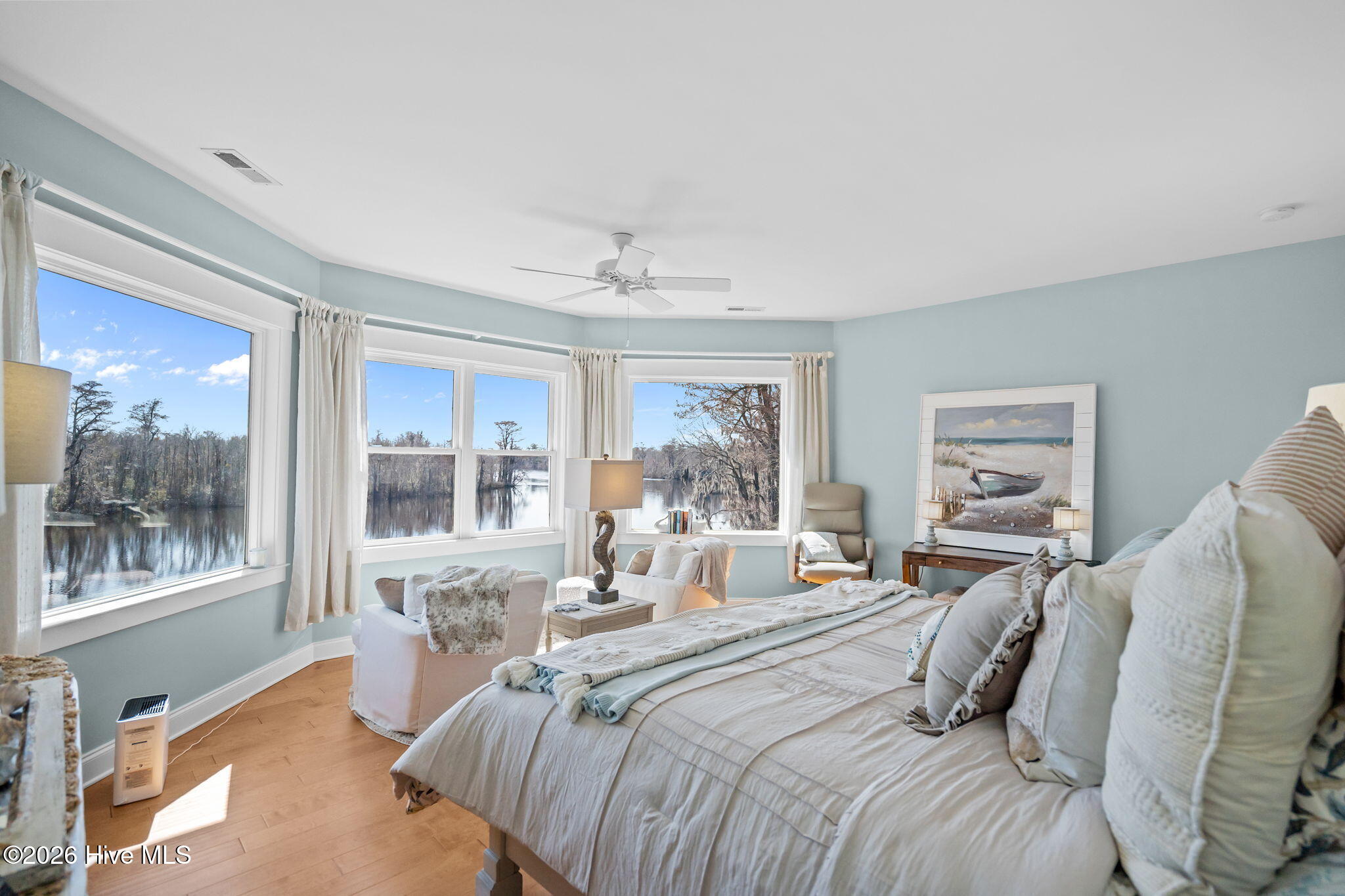 100555800 | Photo 39