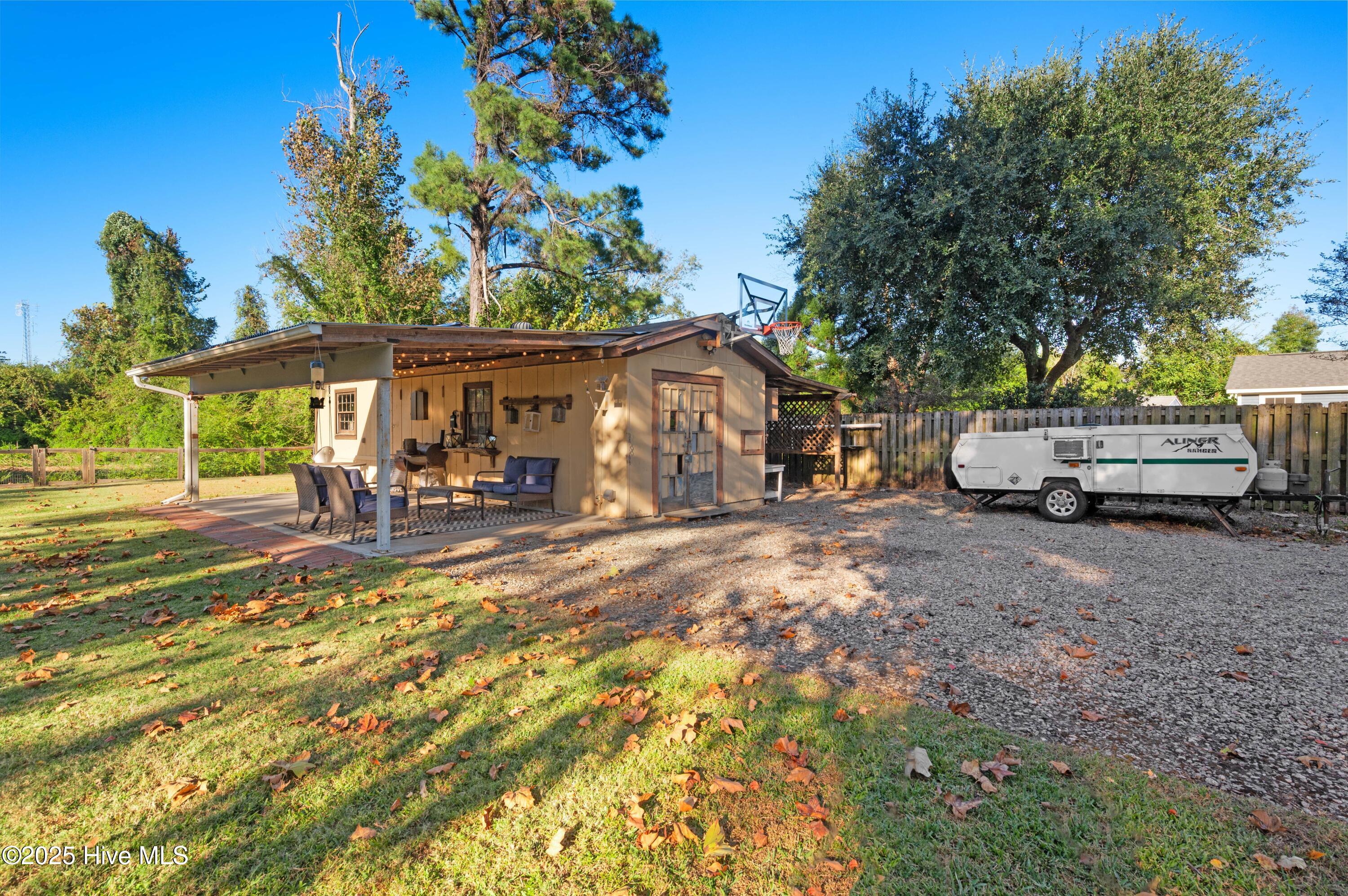 100542345 | Photo 36