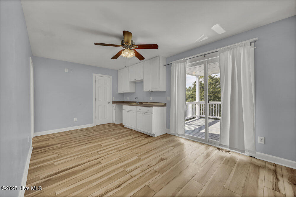 100531490 | Photo 16