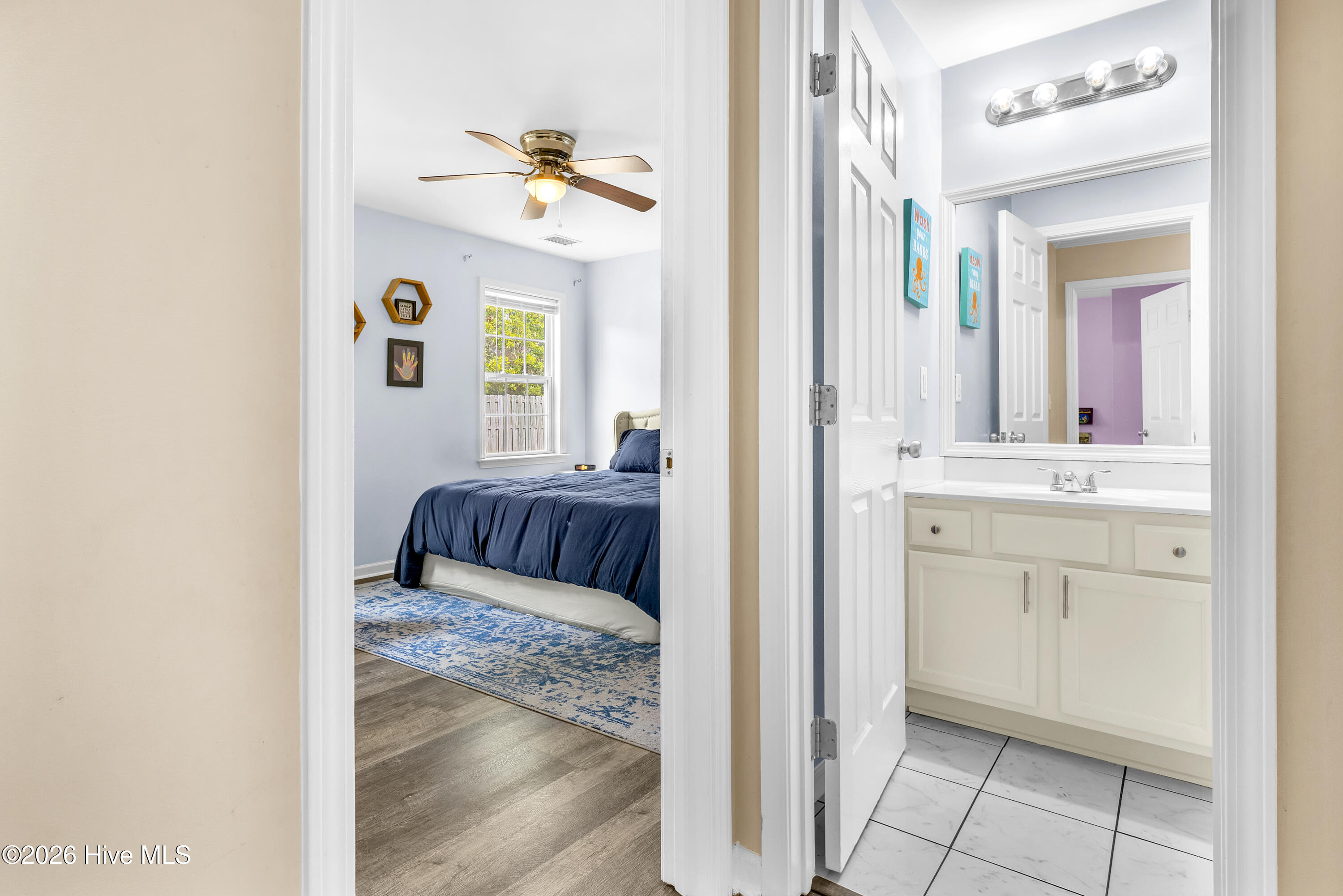 100556302 | Photo 21