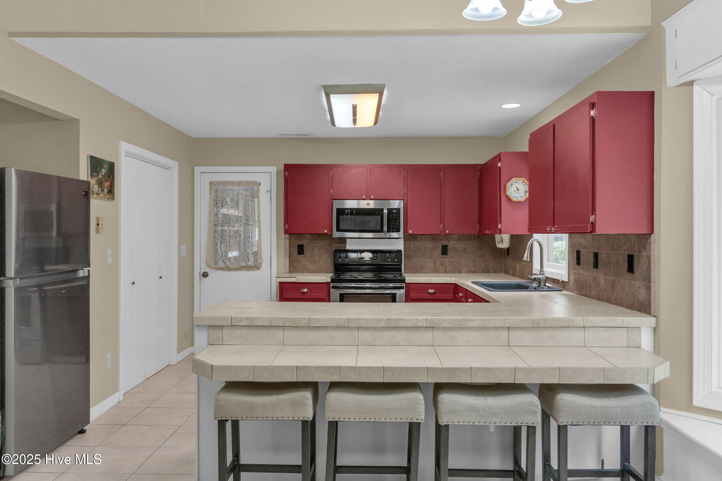 100546035 | Photo 12