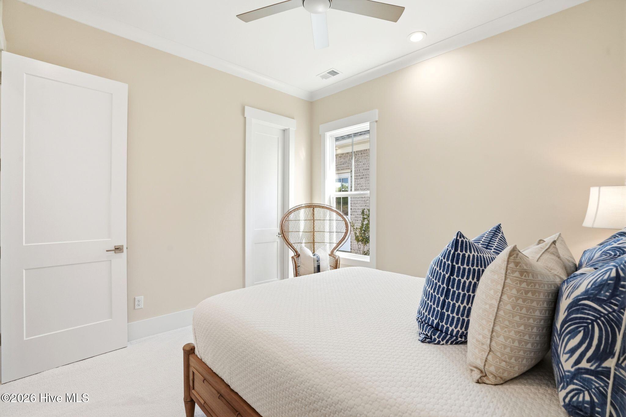 100537171 | Photo 70