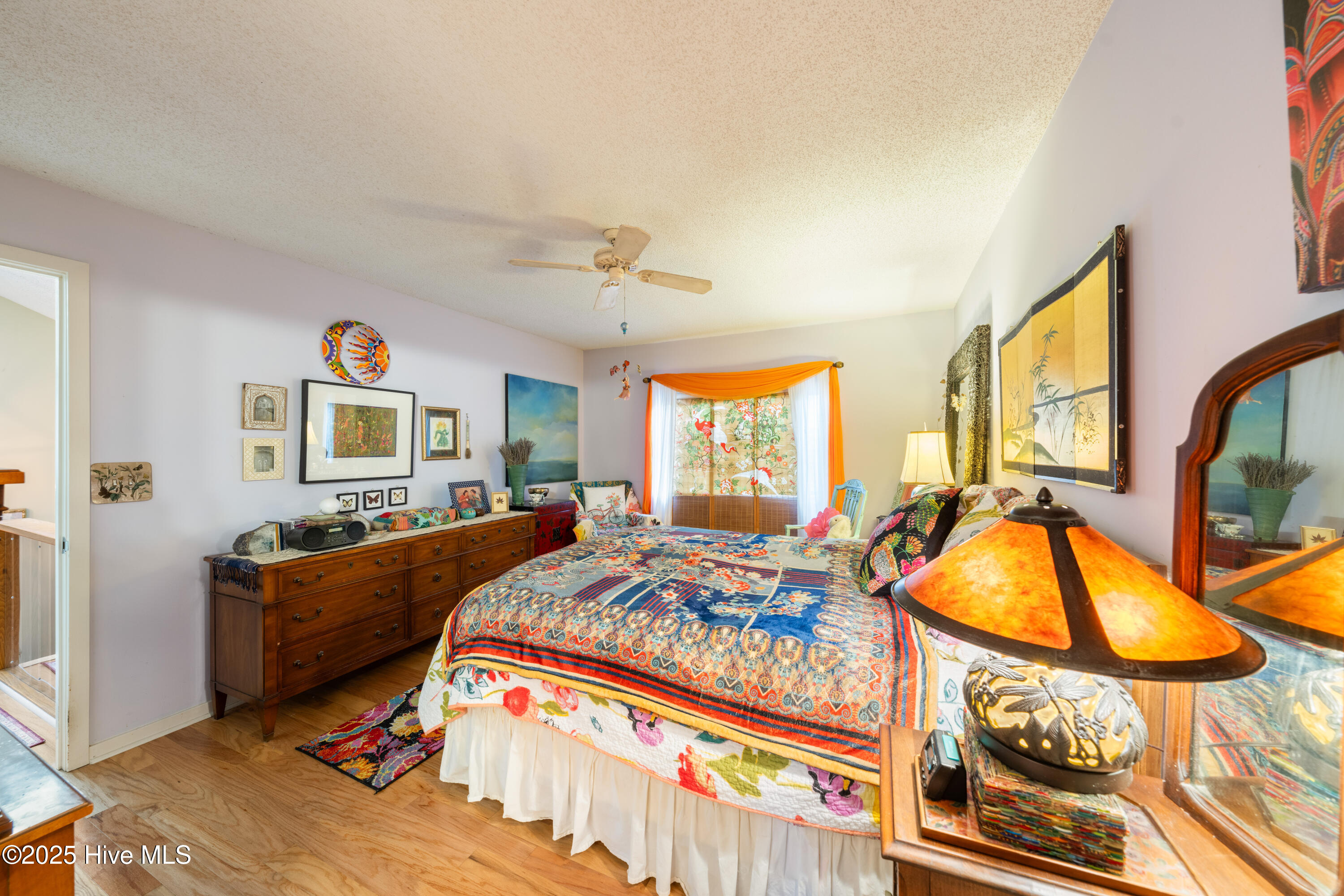 100543776 | Photo 44