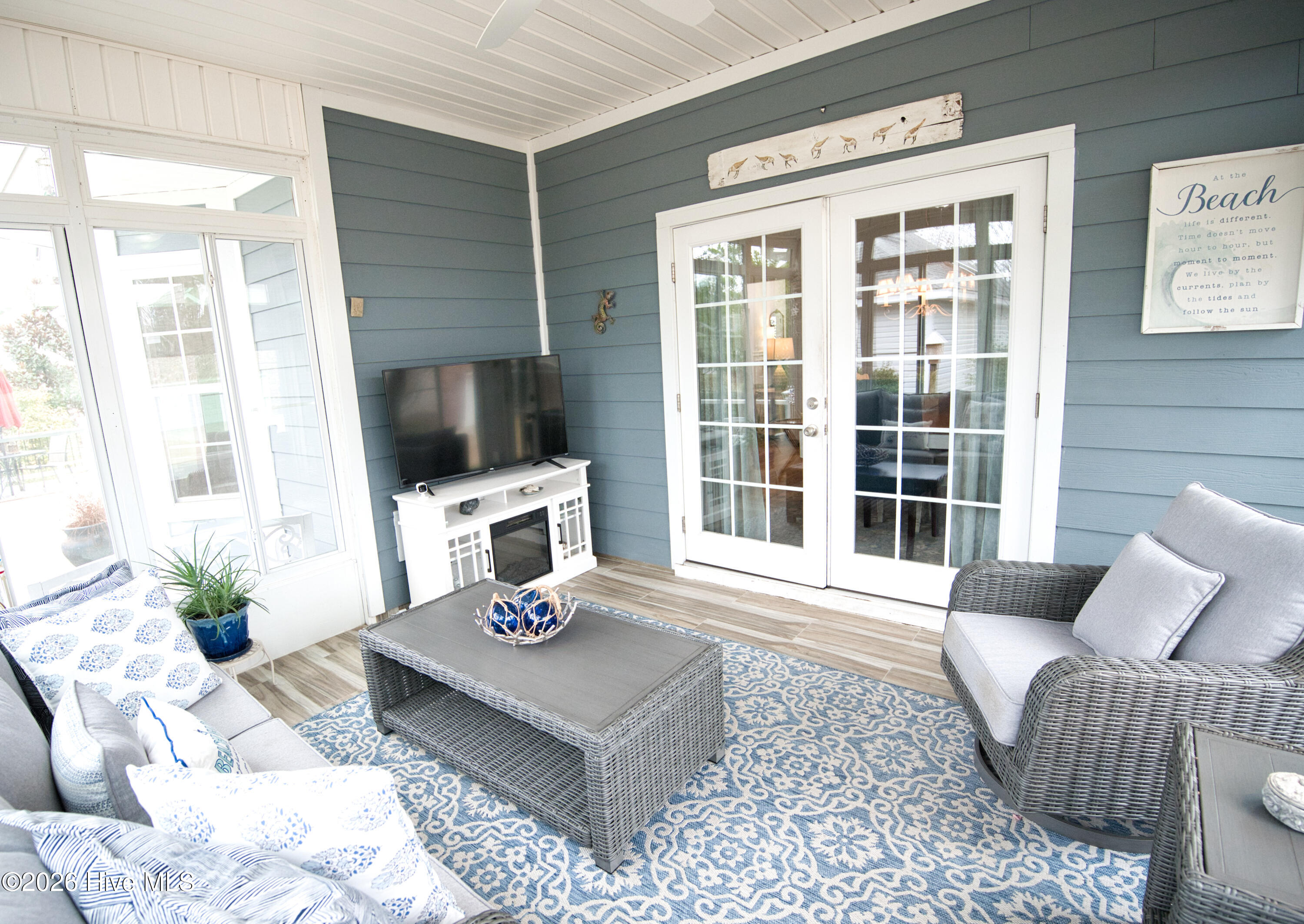 100558044 | Photo 37