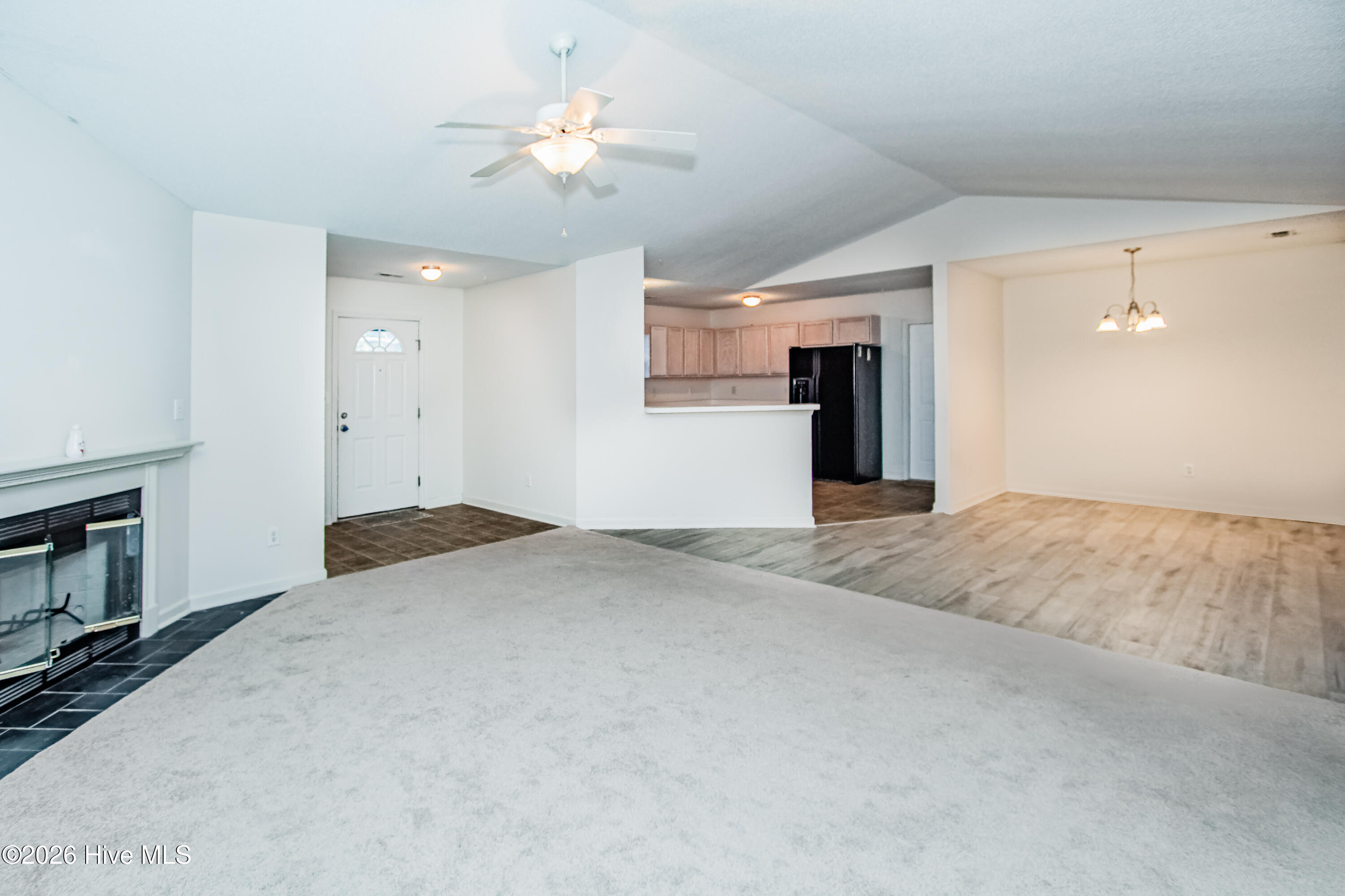 100547548 | Photo 10