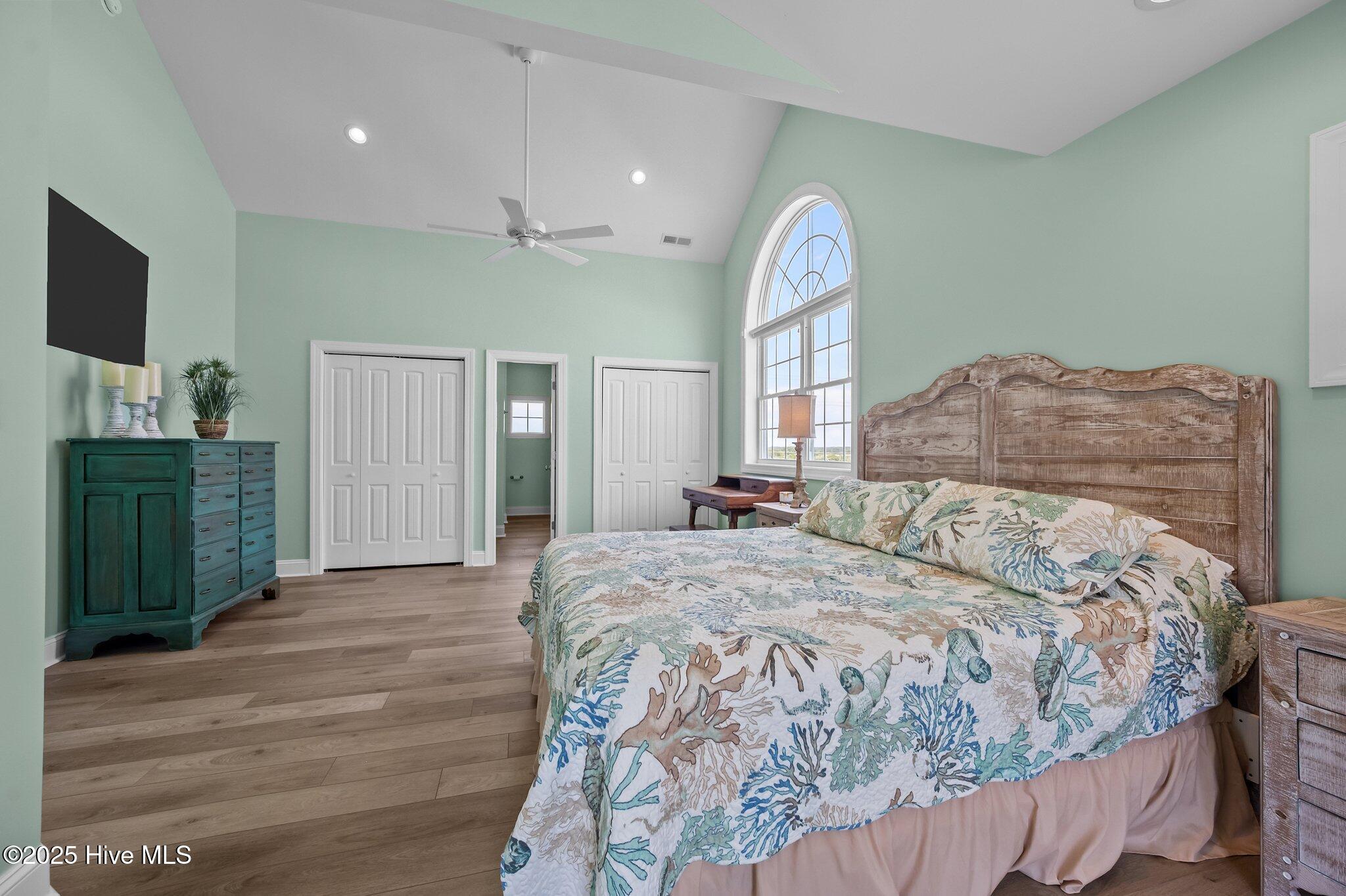 100514915 | Photo 30